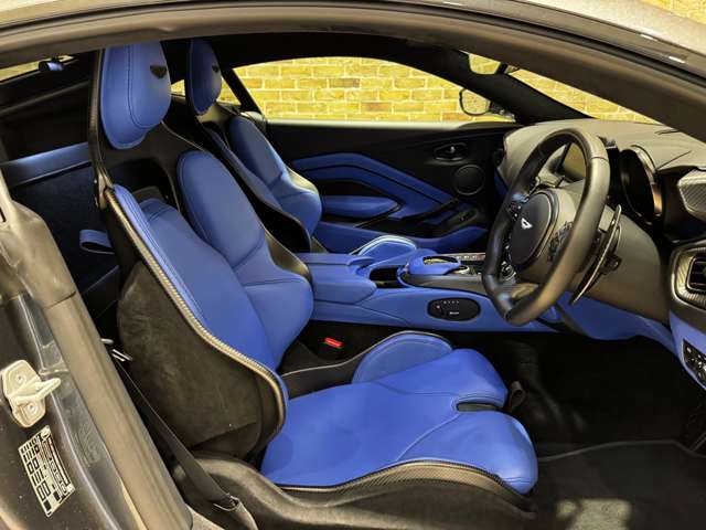 アストンマーティン V12ヴァンテージ