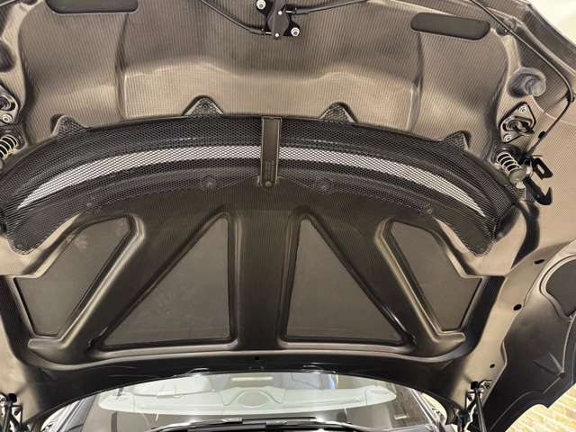 アストンマーティン V12ヴァンテージ