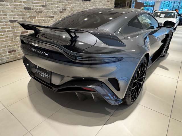 アストンマーティン V12ヴァンテージ