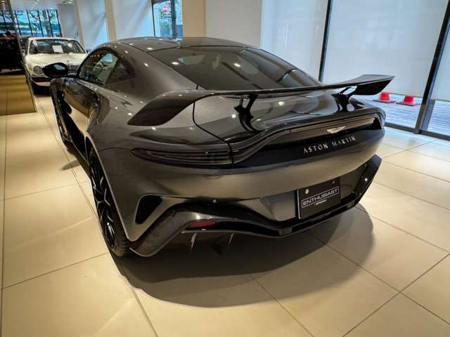 アストンマーティン V12ヴァンテージ