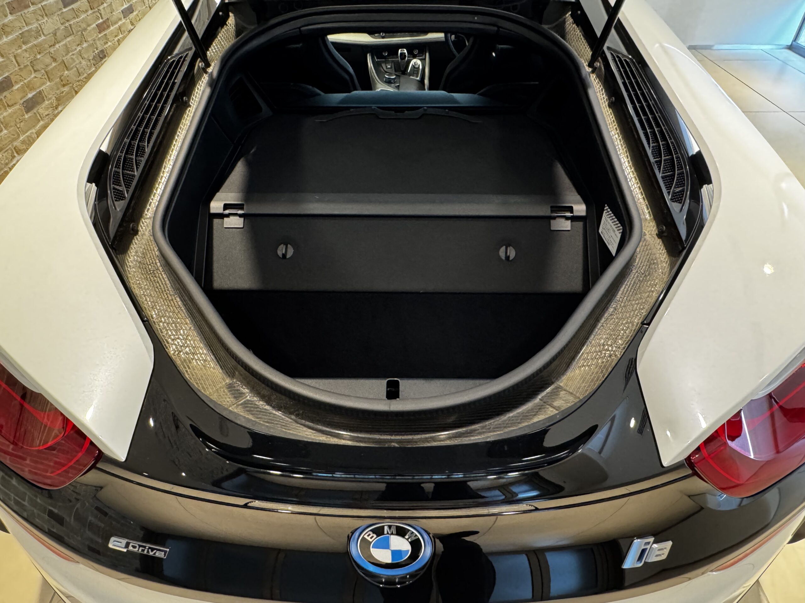 BMW i8 ベースモデル