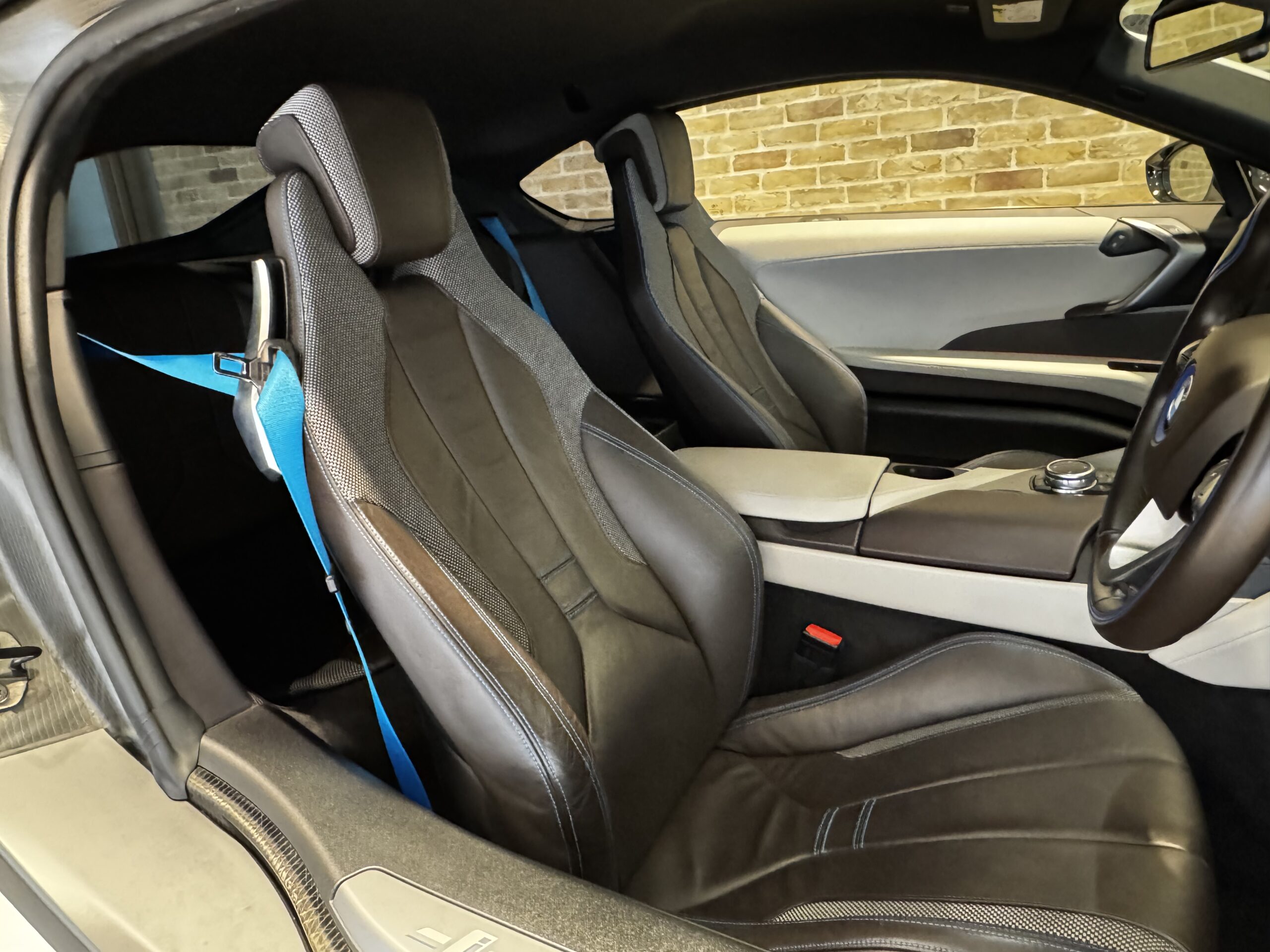 BMW i8 ベースモデル