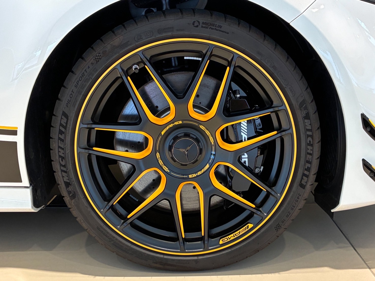 ﾒﾙｾﾃﾞｽAMG A45S 4ﾏﾁｯｸﾌﾟﾗｽ ﾌｧｲﾅﾙｴﾃﾞｨｼｮﾝ