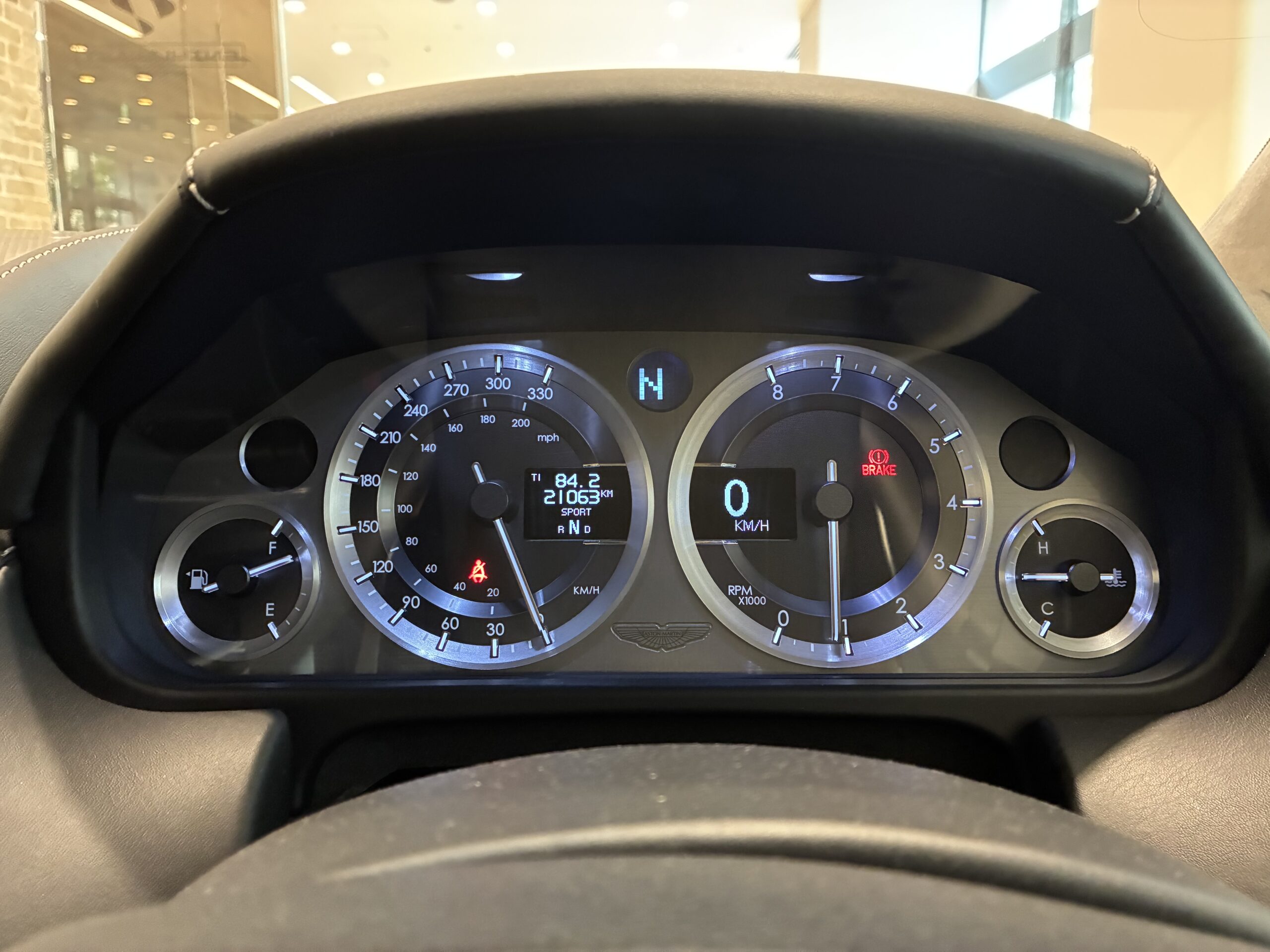ｱｽﾄﾝﾏｰﾃｨﾝ V8 ｳﾞｧﾝﾃｰｼﾞ N400ﾆｭﾙﾌﾞﾙｸﾘﾝｸ 240台限定車