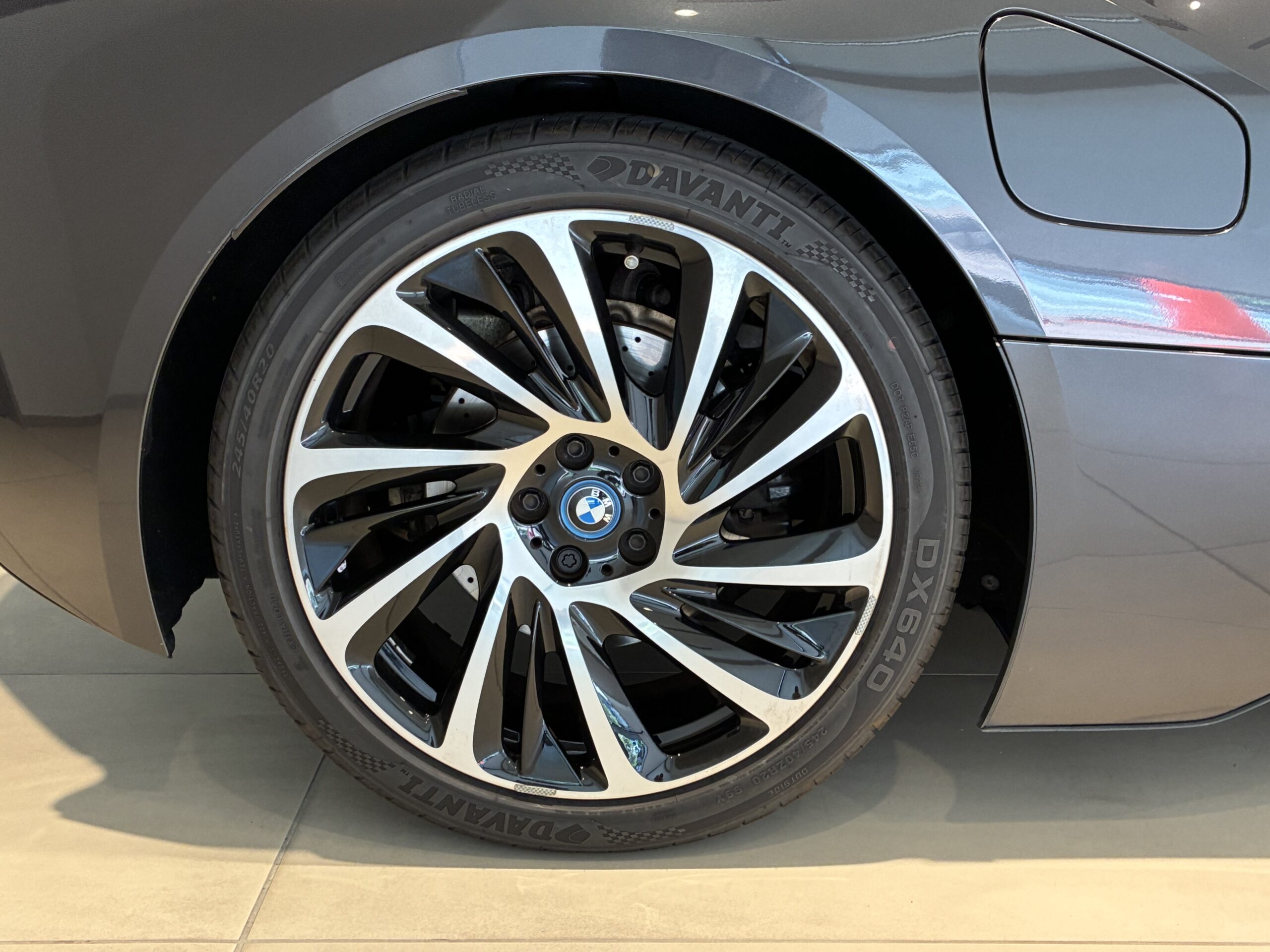 BMW i8 ベースモデル