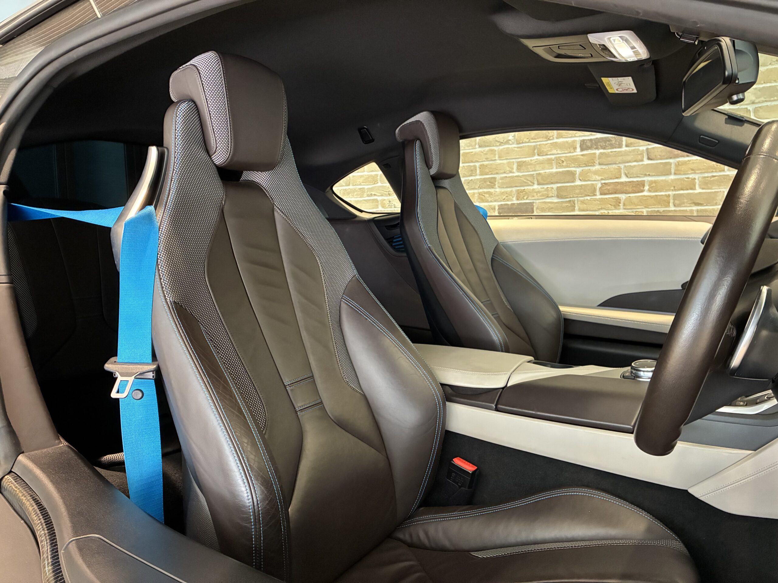 BMW i8 ベースモデル