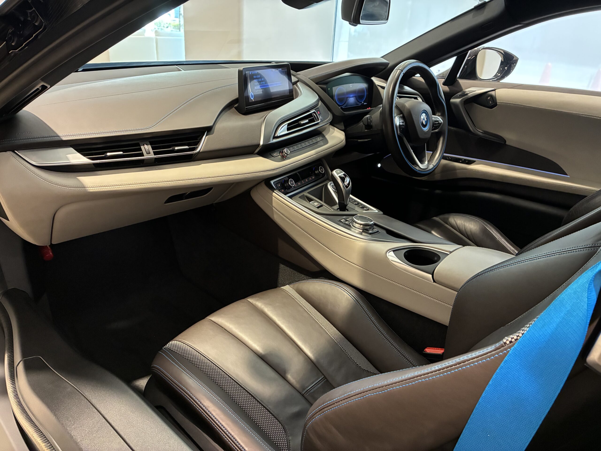 BMW i8 ベースモデル