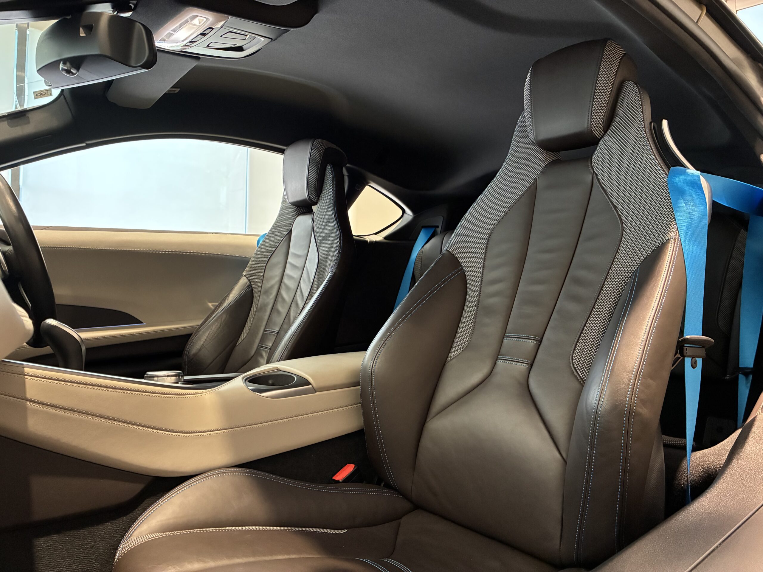 BMW i8 ベースモデル