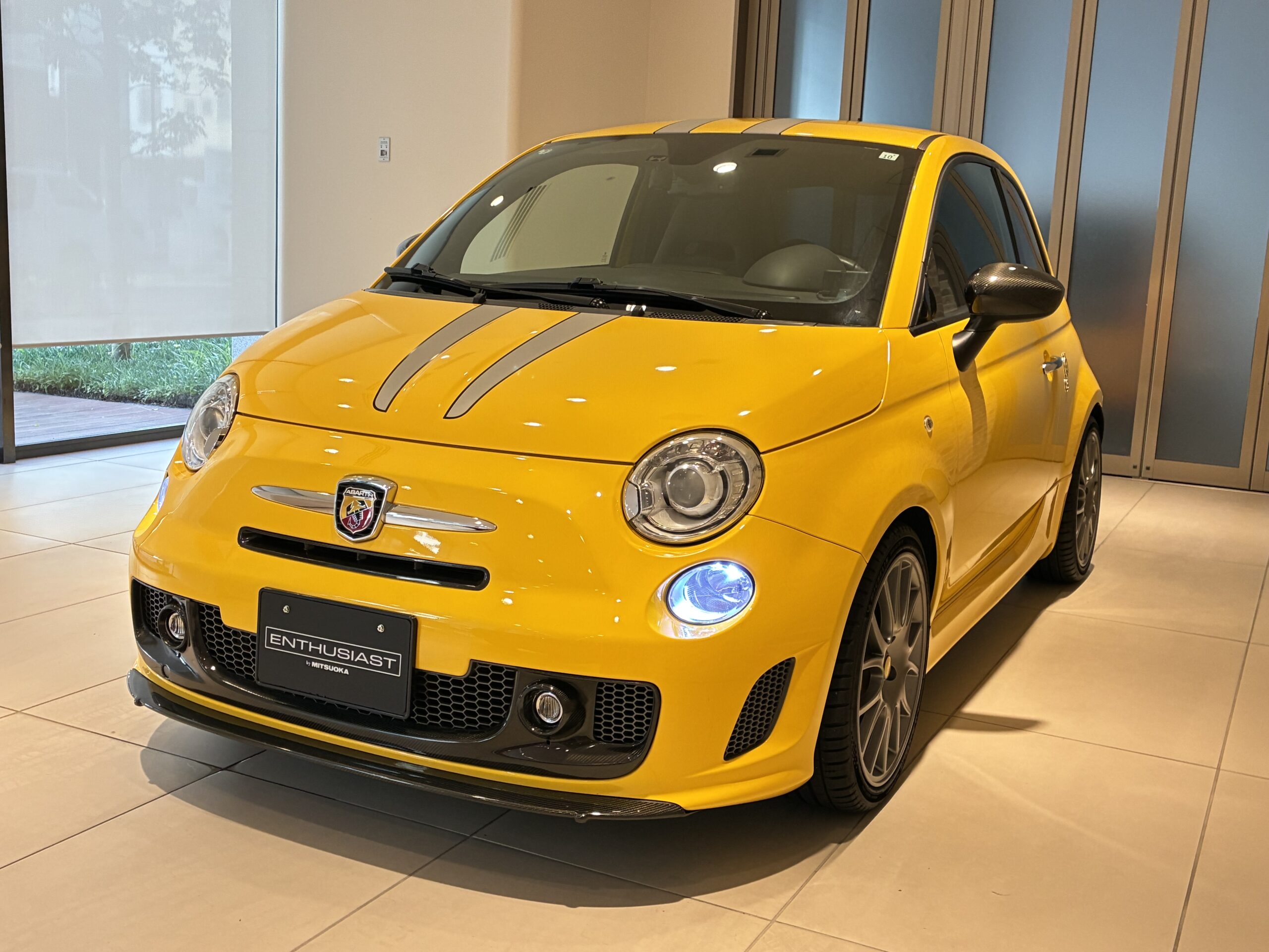 ｱﾊﾞﾙﾄ 695 ﾄﾘﾌﾞｰﾄ ﾌｪﾗｰﾘ