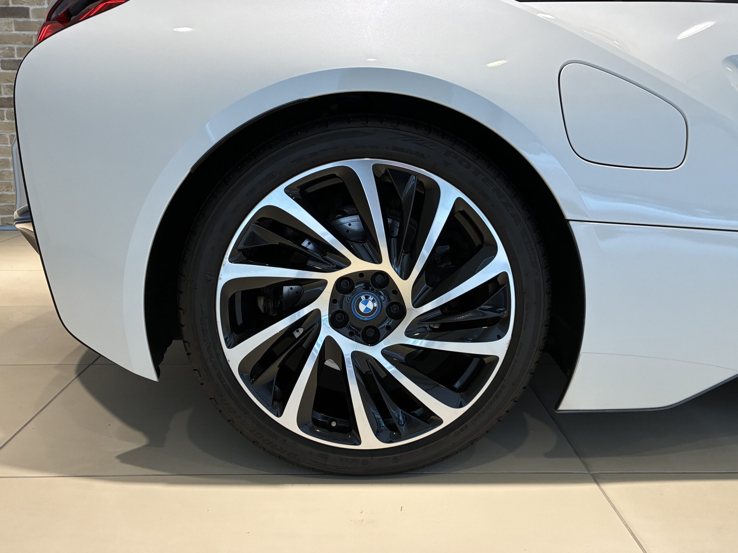 BMW i8 ベースモデル