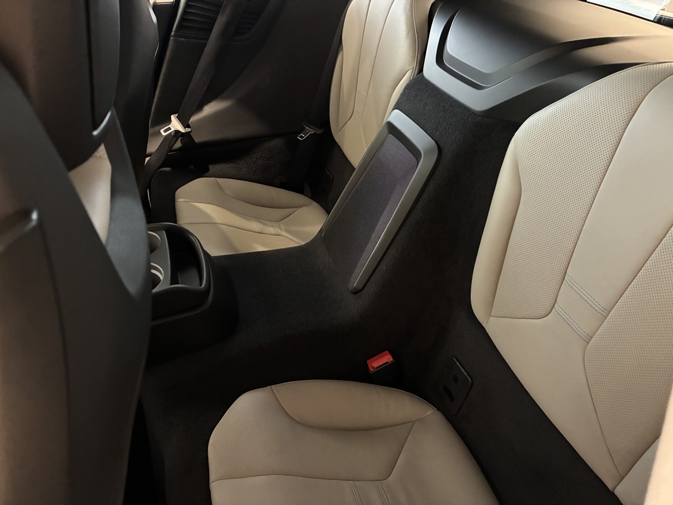 BMW i8 ベースモデル