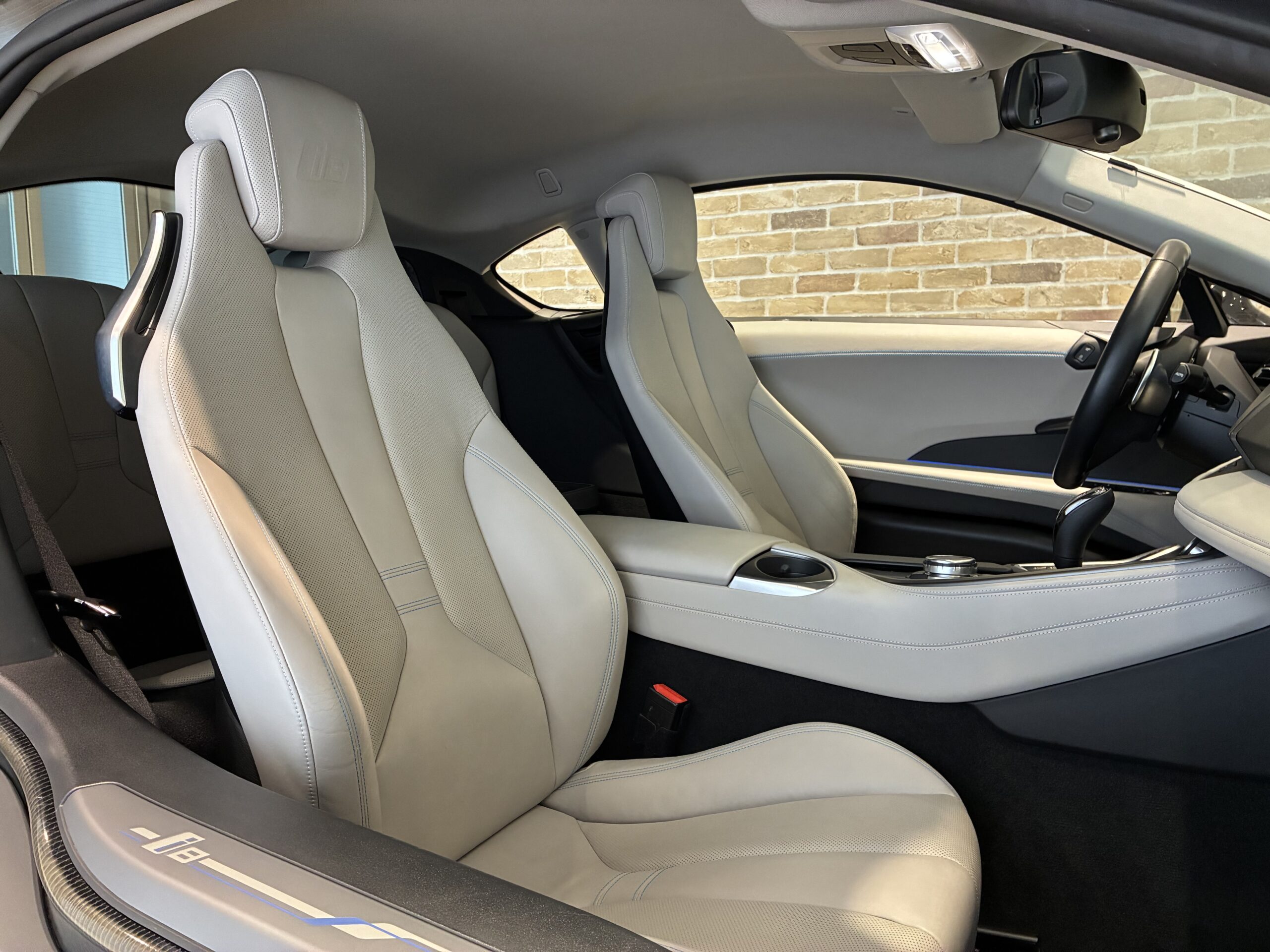 BMW i8 ベースモデル