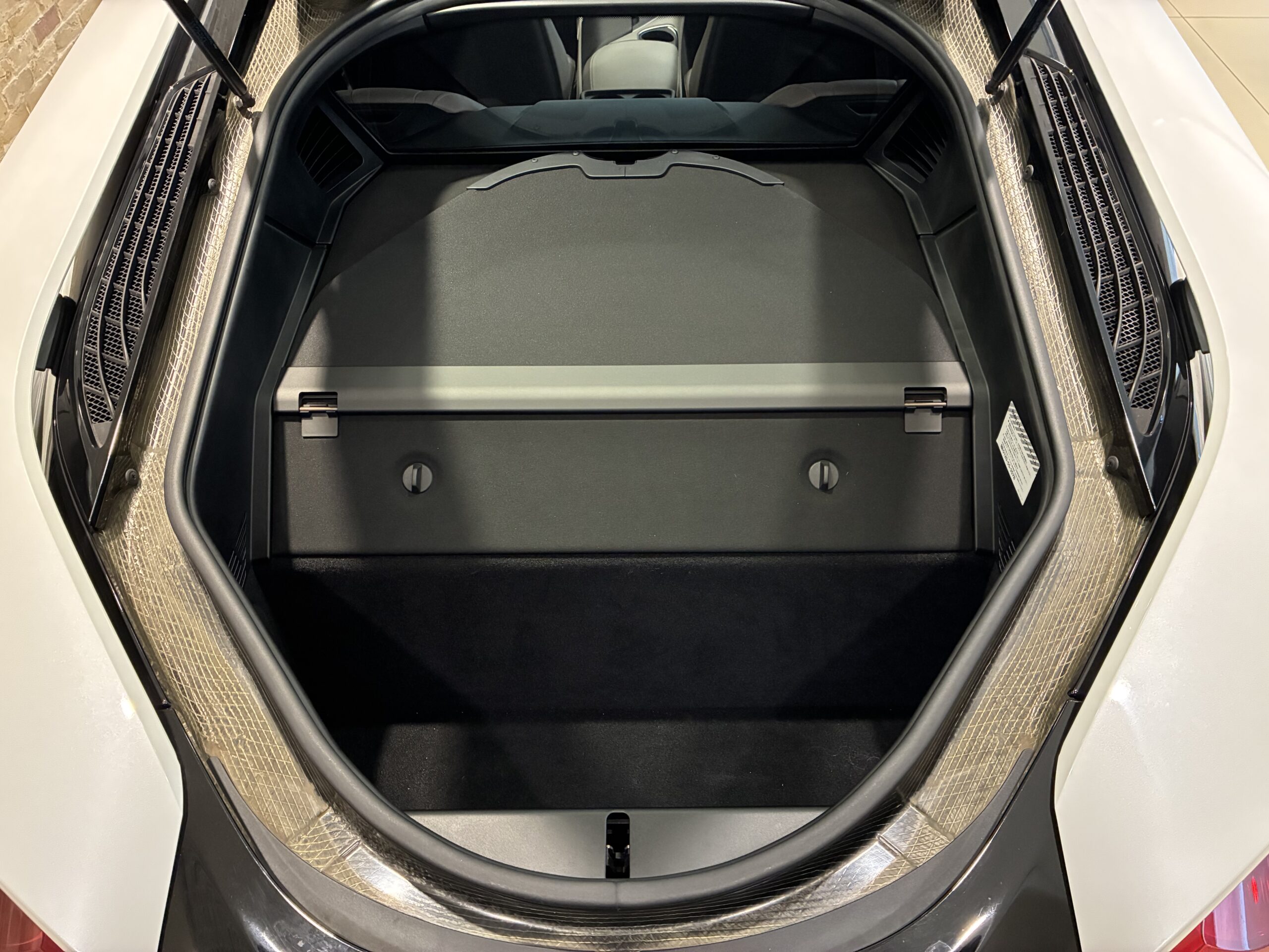 BMW i8 ベースモデル