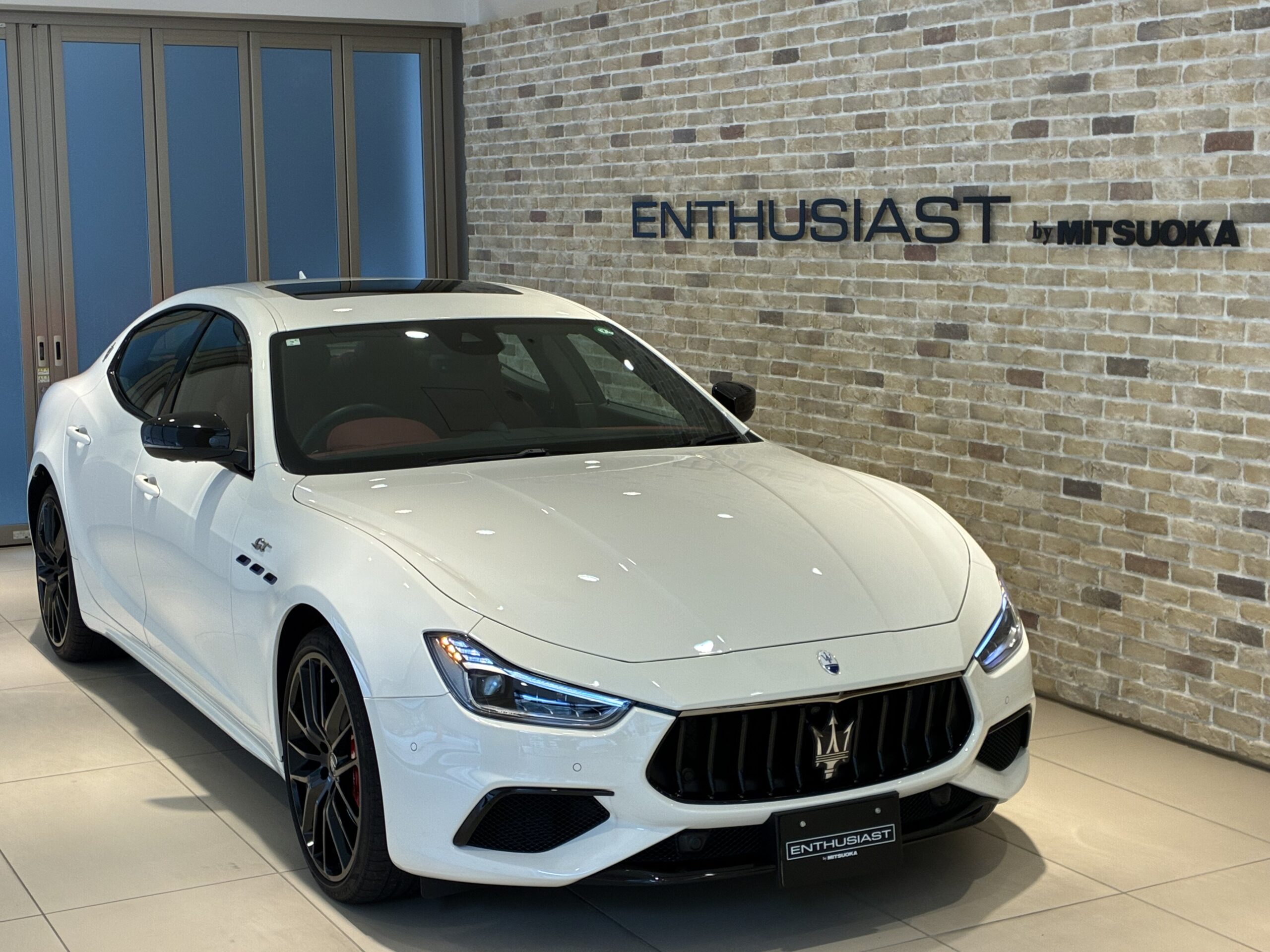 マセラティ ギブリGTハイブリッド スポーツPKG