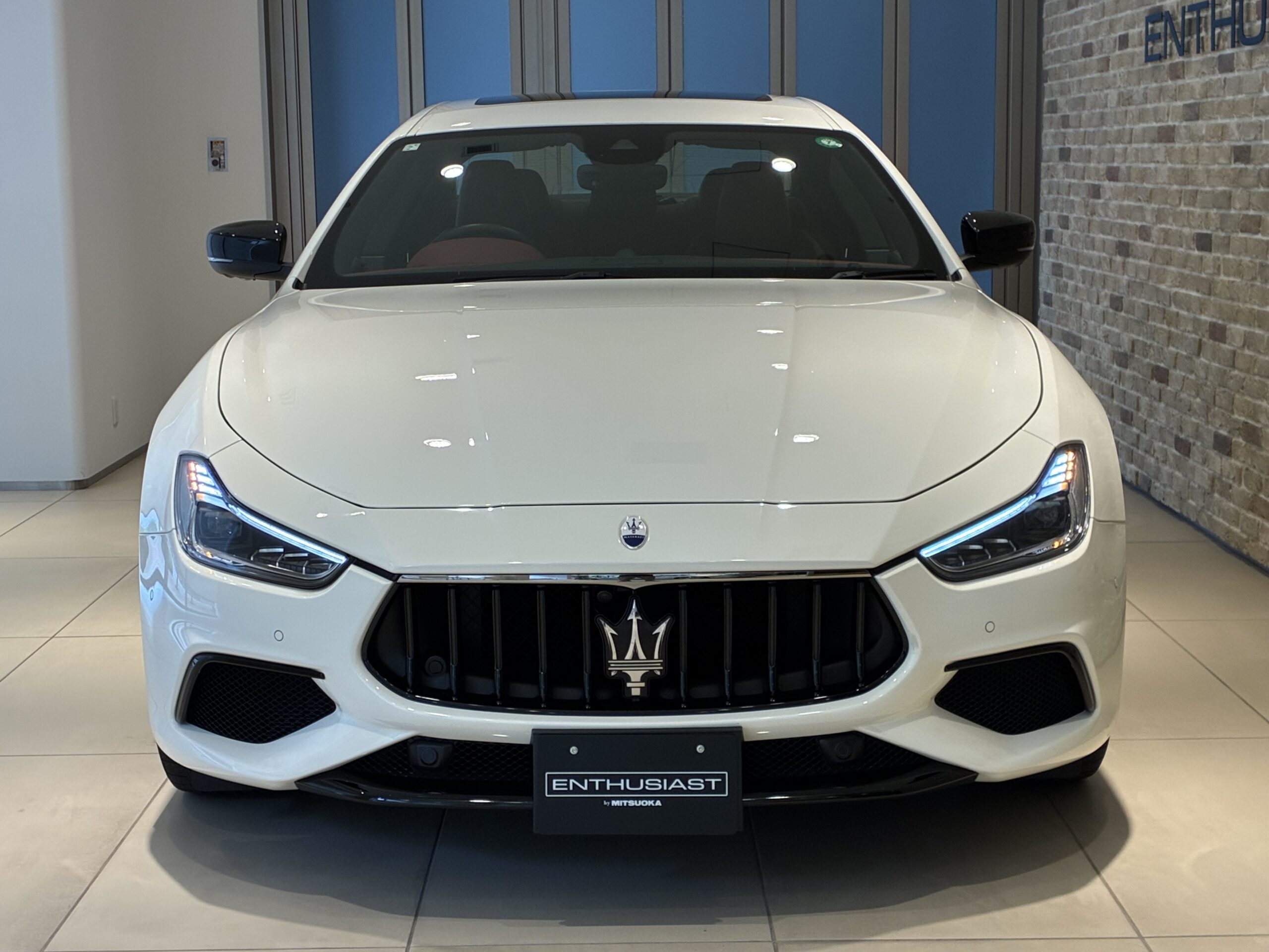 マセラティ ギブリGTハイブリッド スポーツPKG