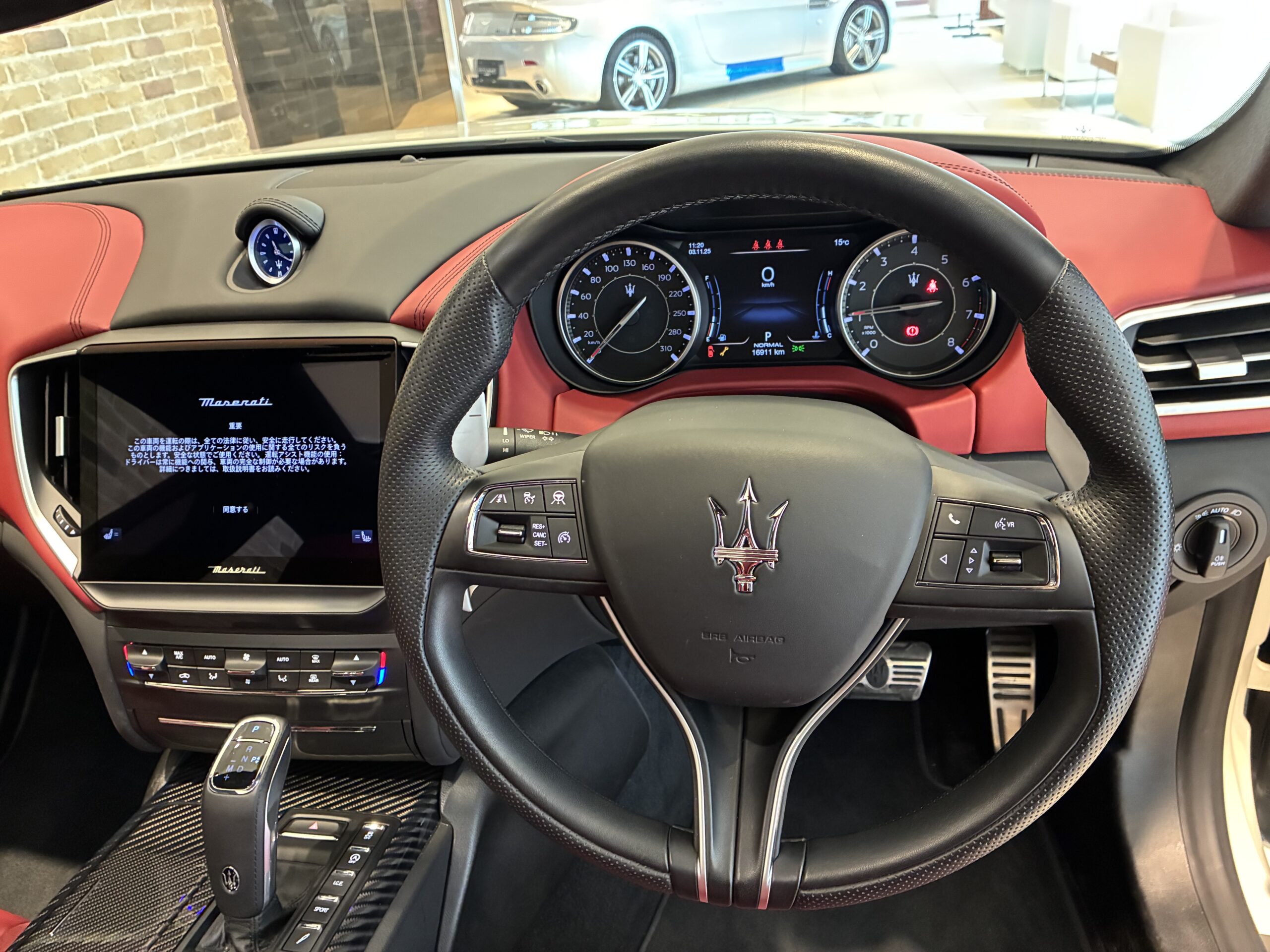 マセラティ ギブリGTハイブリッド スポーツPKG