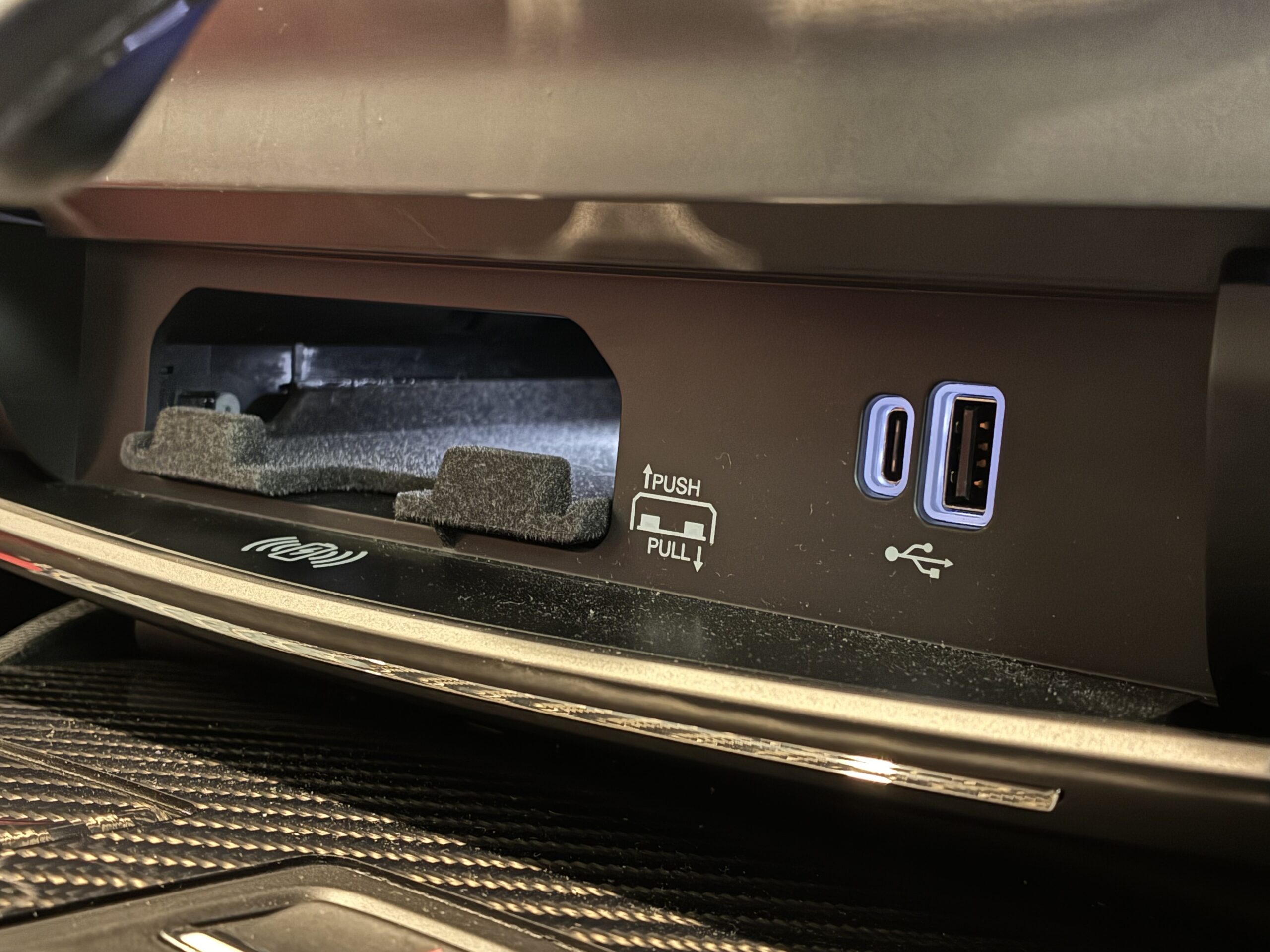 マセラティ ギブリGTハイブリッド スポーツPKG