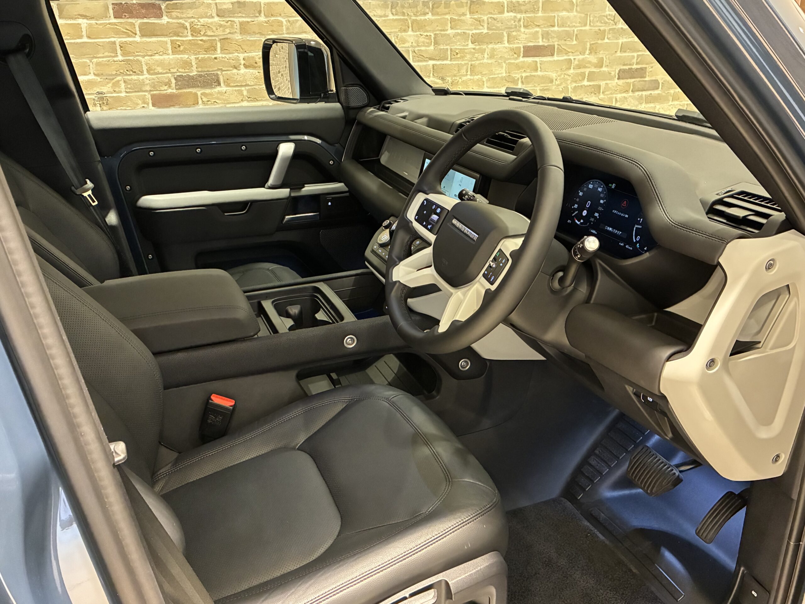 ランドローバーディフェンダー　カウンティ エクステリアパック キュレーテッドフォージャパン