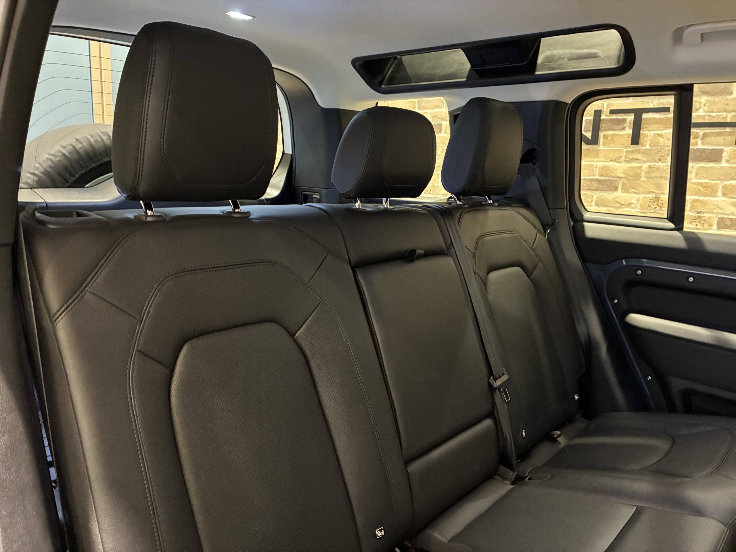 ランドローバーディフェンダー　カウンティ エクステリアパック キュレーテッドフォージャパン