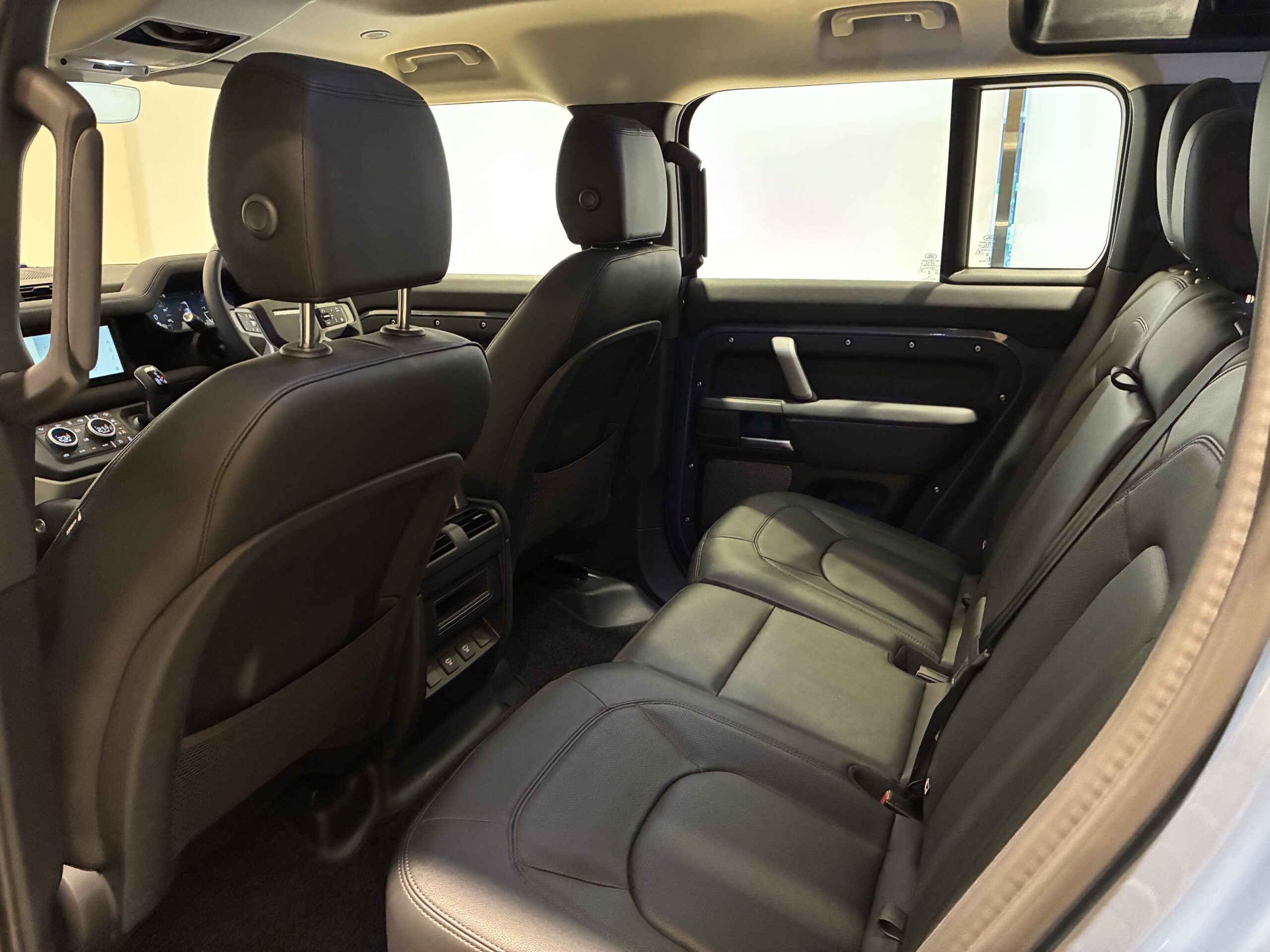 ランドローバーディフェンダー　カウンティ エクステリアパック キュレーテッドフォージャパン