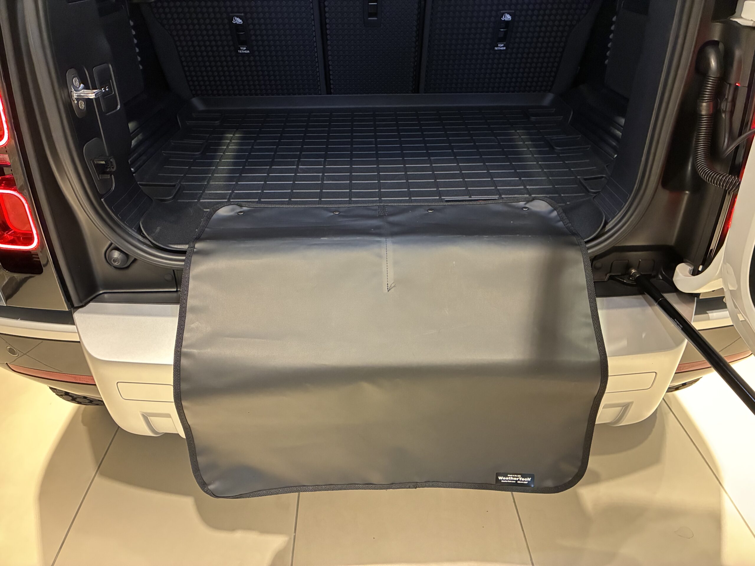 ランドローバーディフェンダー　カウンティ エクステリアパック キュレーテッドフォージャパン