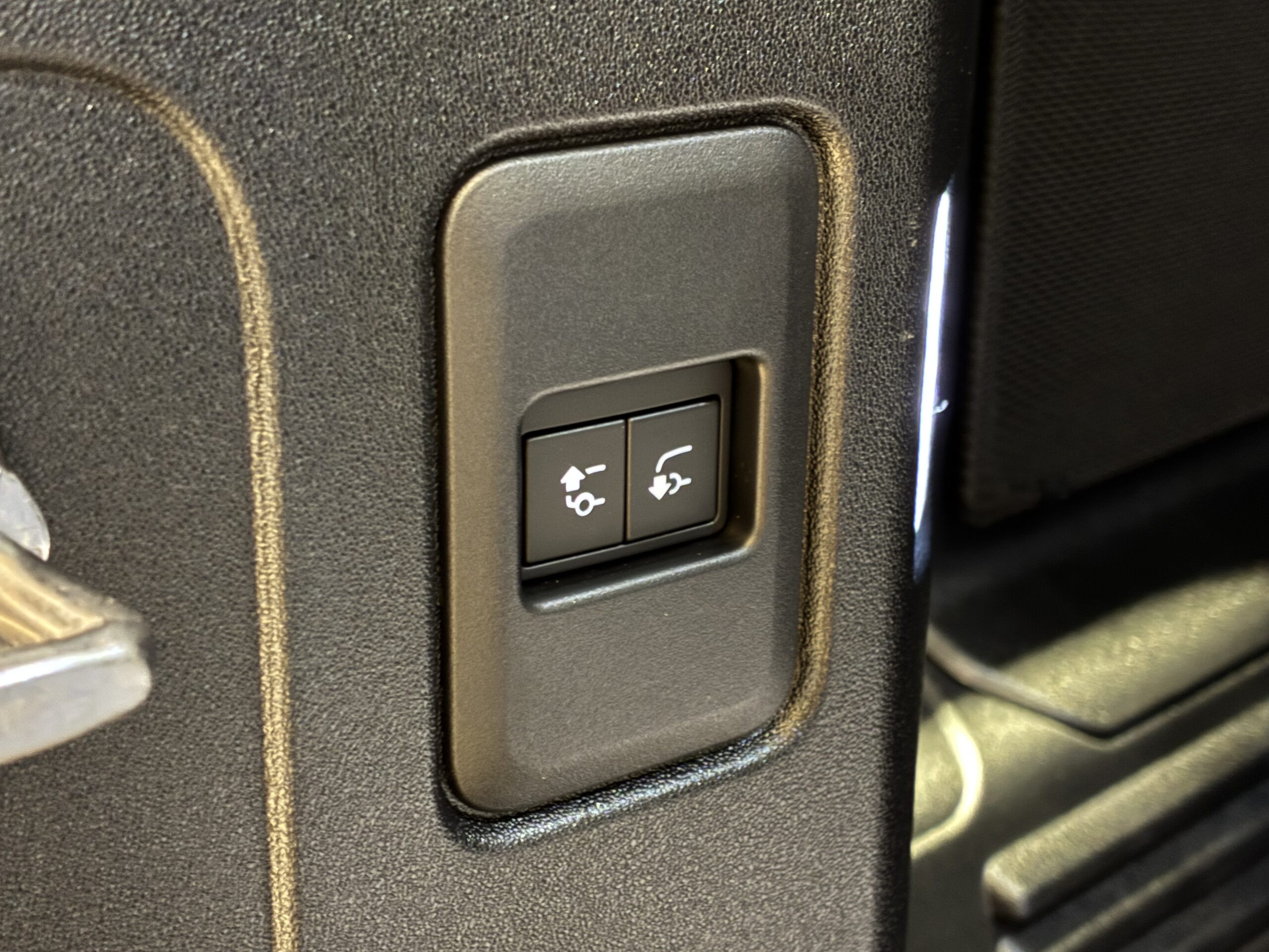 ランドローバーディフェンダー　カウンティ エクステリアパック キュレーテッドフォージャパン