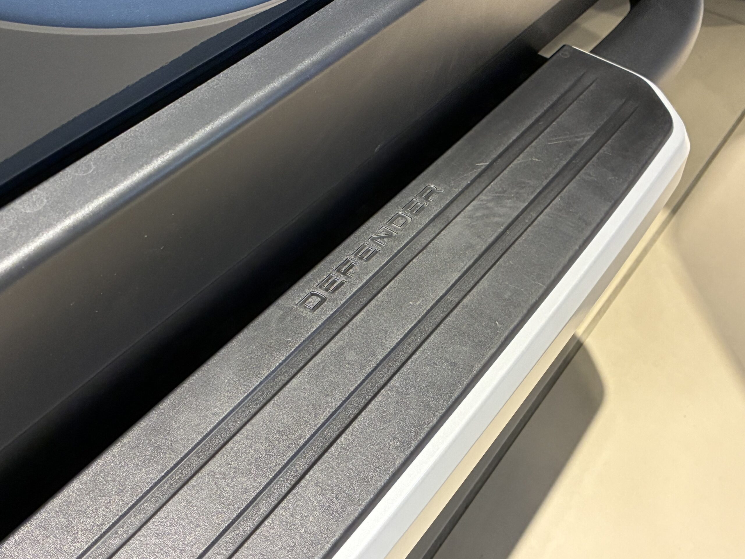 ランドローバーディフェンダー　カウンティ エクステリアパック キュレーテッドフォージャパン