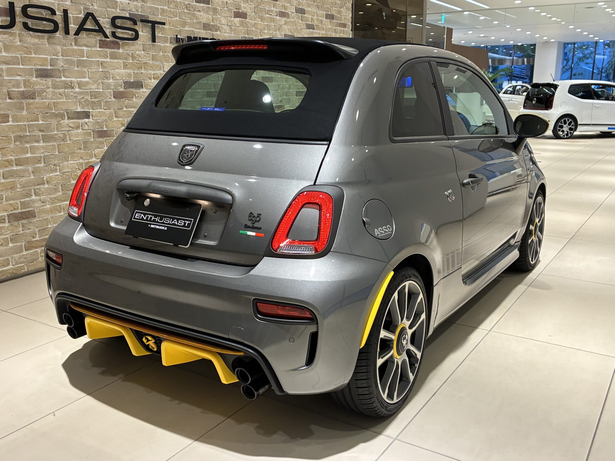 アバルト695Cツーリズモ