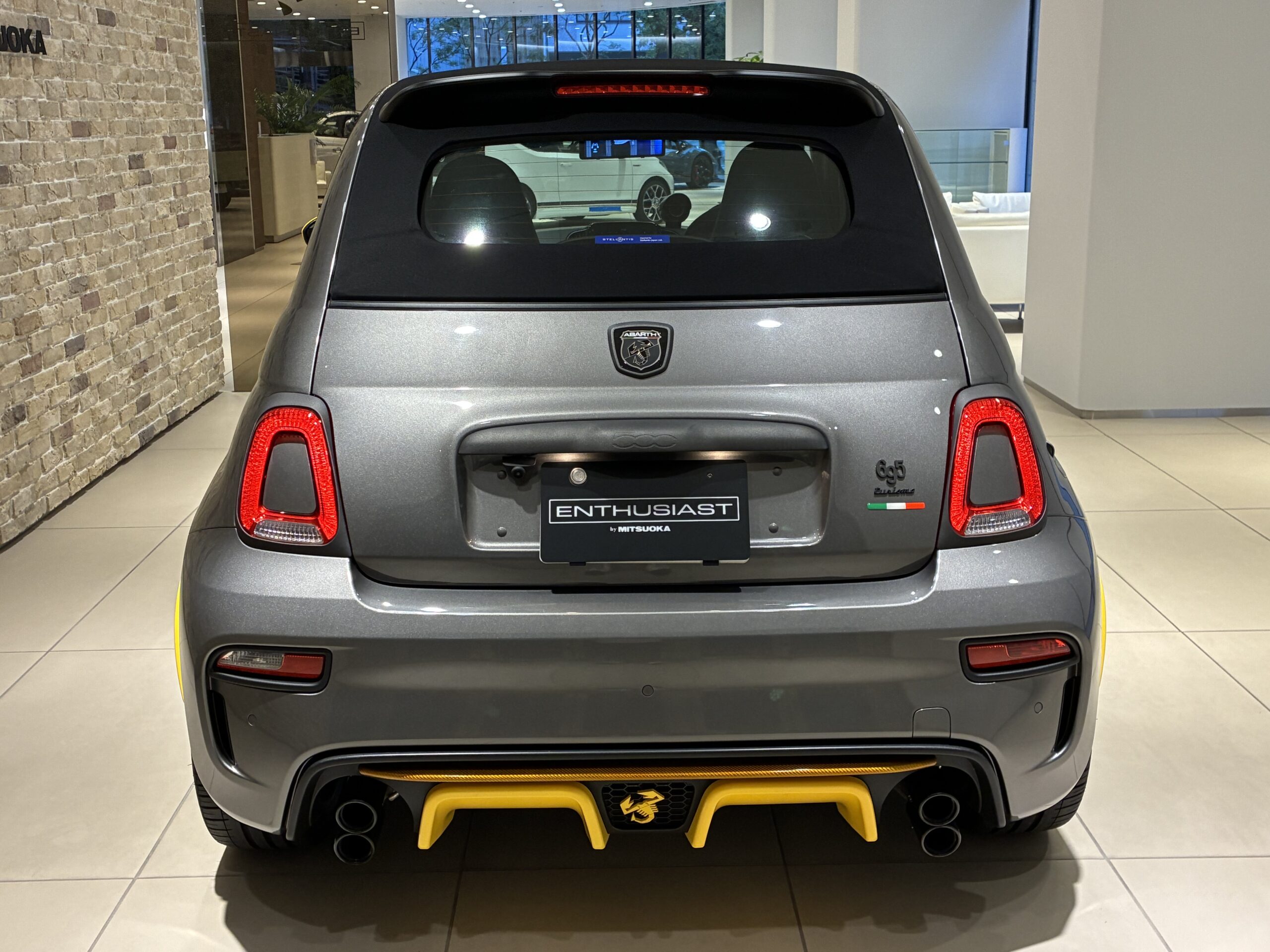 アバルト695Cツーリズモ