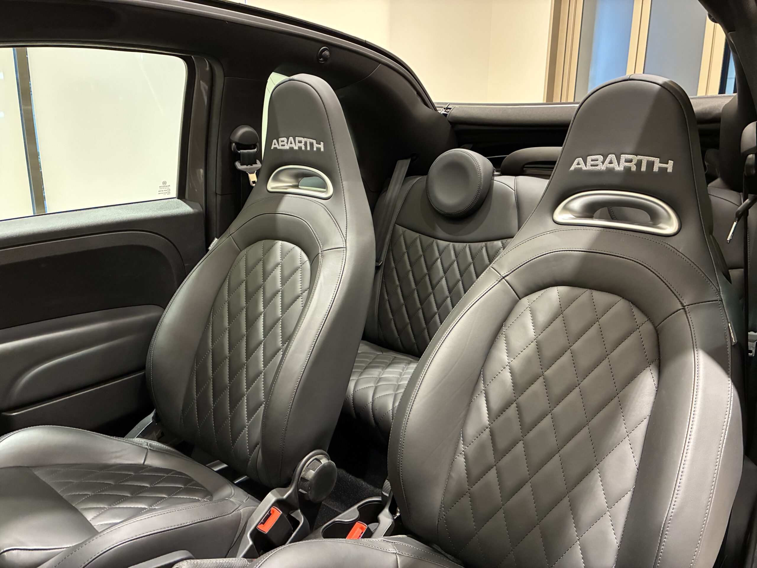 アバルト695Cツーリズモ