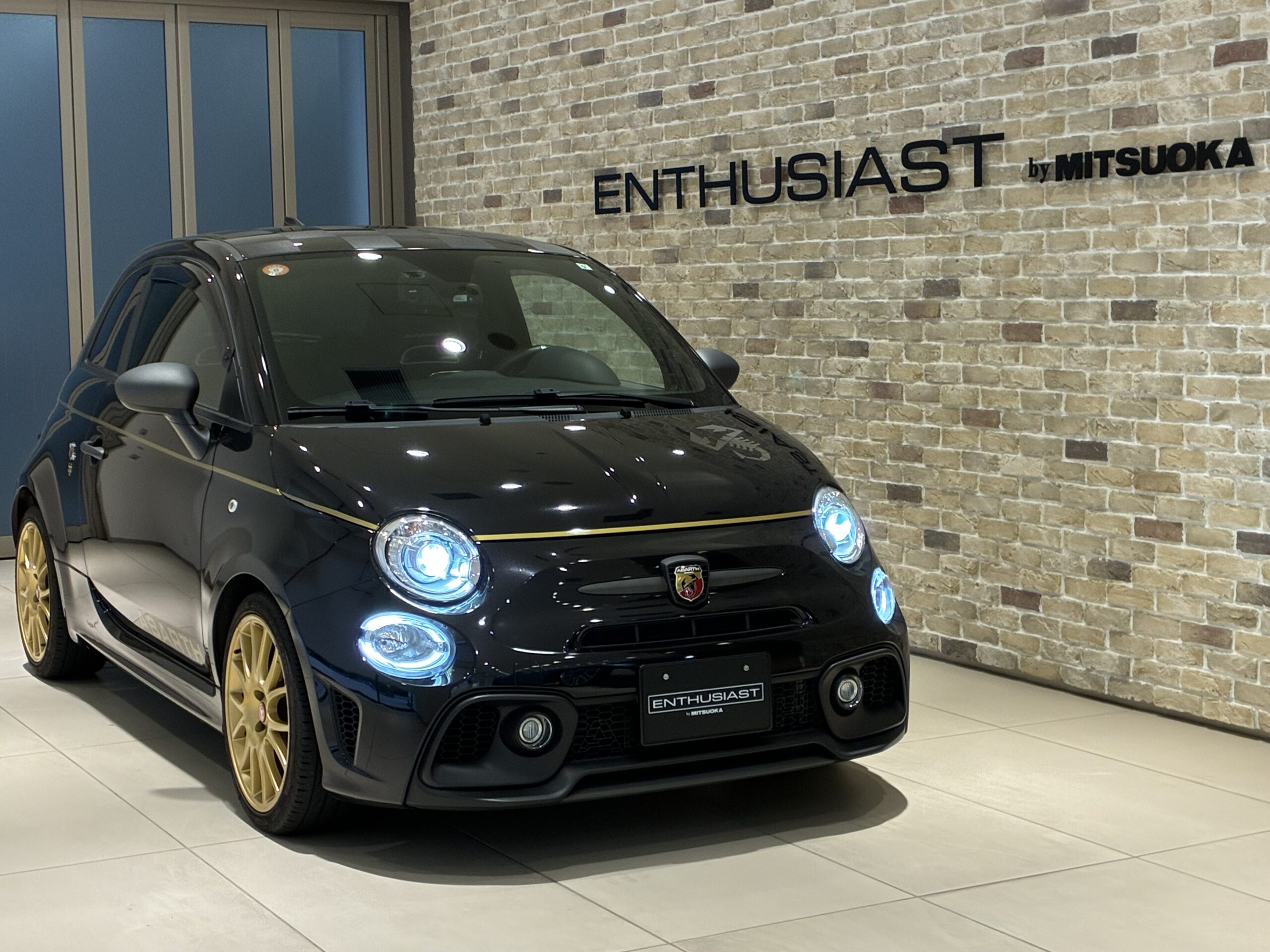 アバルト５９５　スコルピオーネオーロ 左ハンドル レコードモンツァ