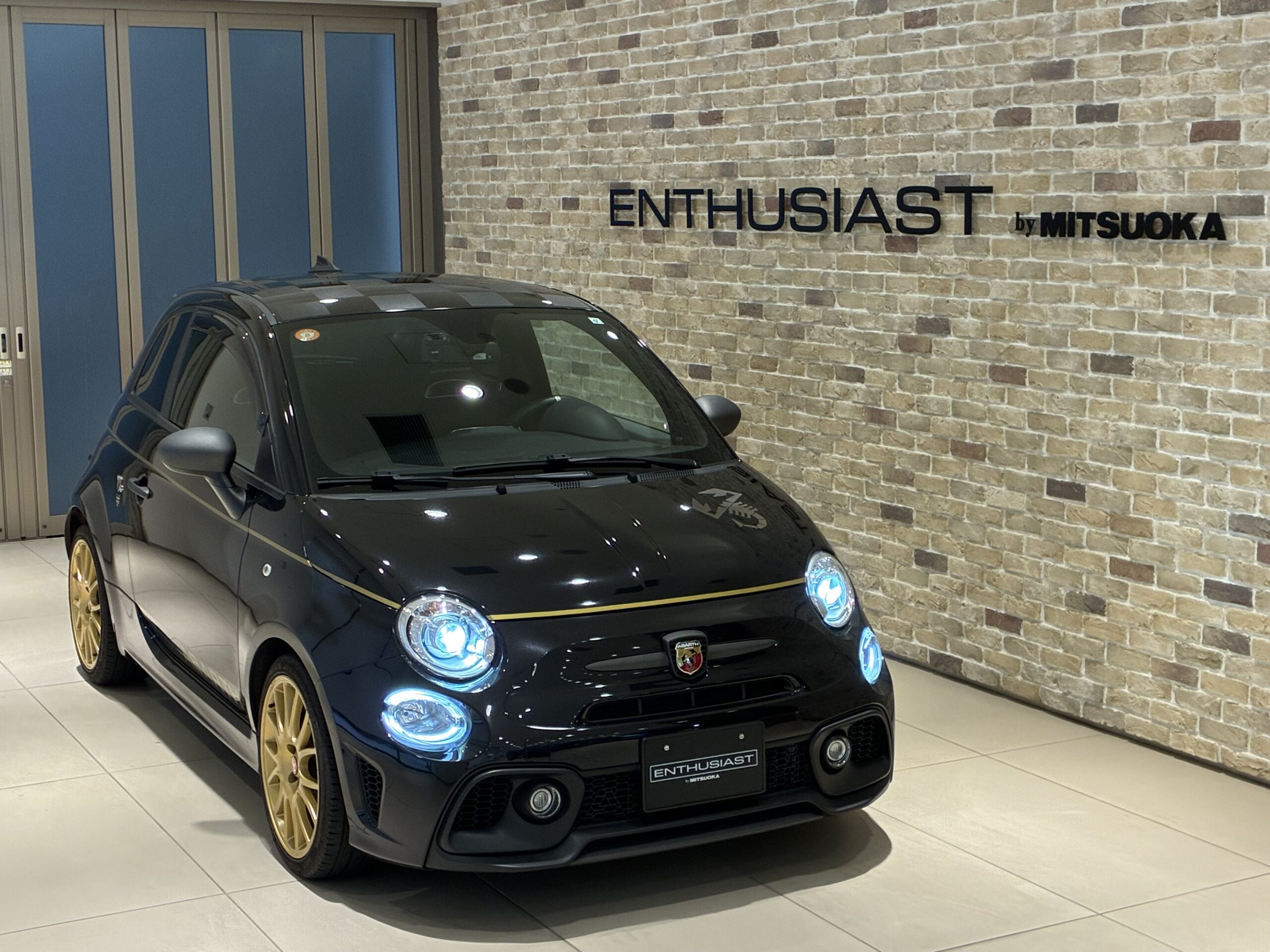 アバルト５９５　スコルピオーネオーロ 左ハンドル レコードモンツァ