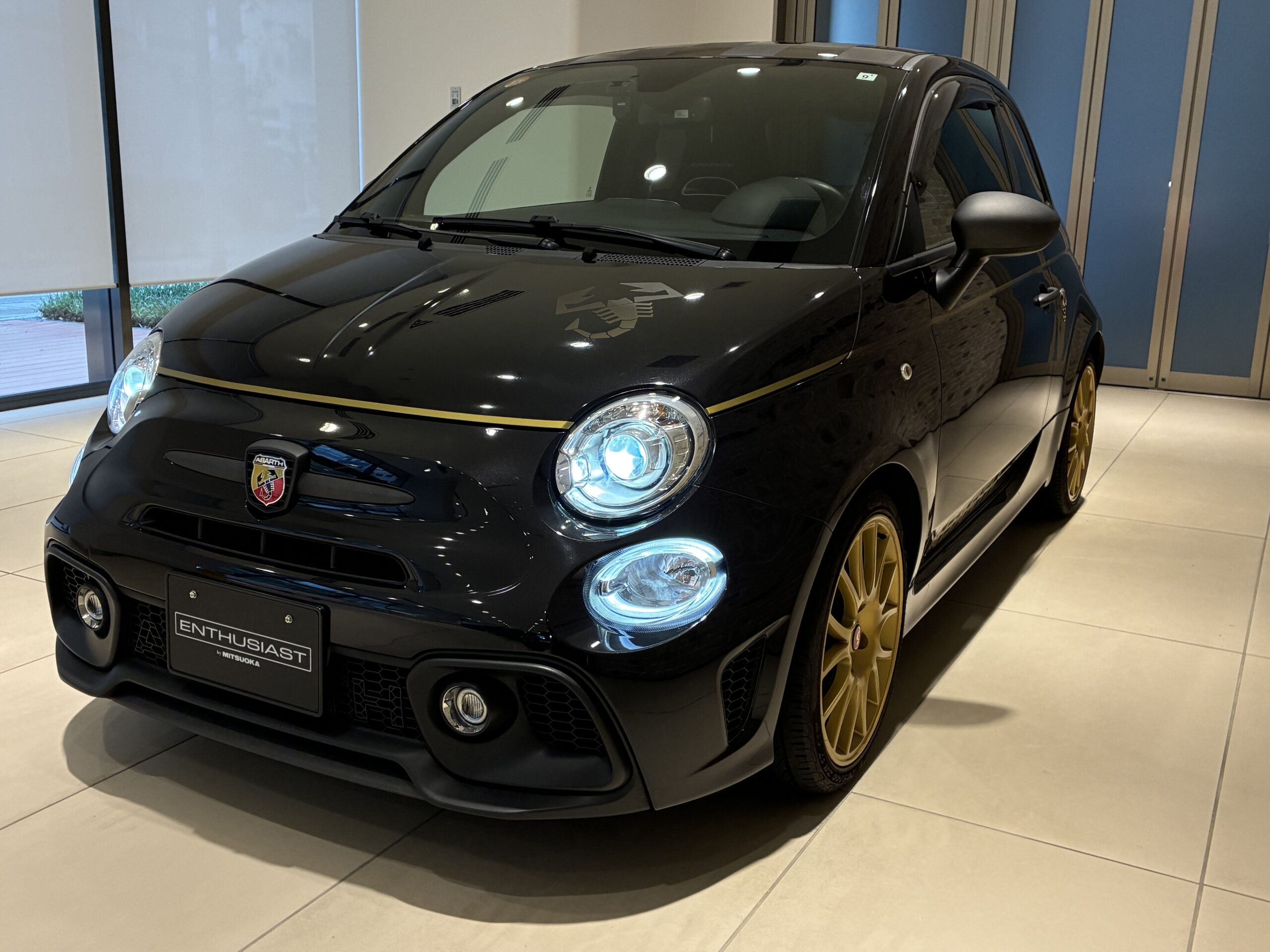 アバルト５９５　スコルピオーネオーロ 左ハンドル レコードモンツァ