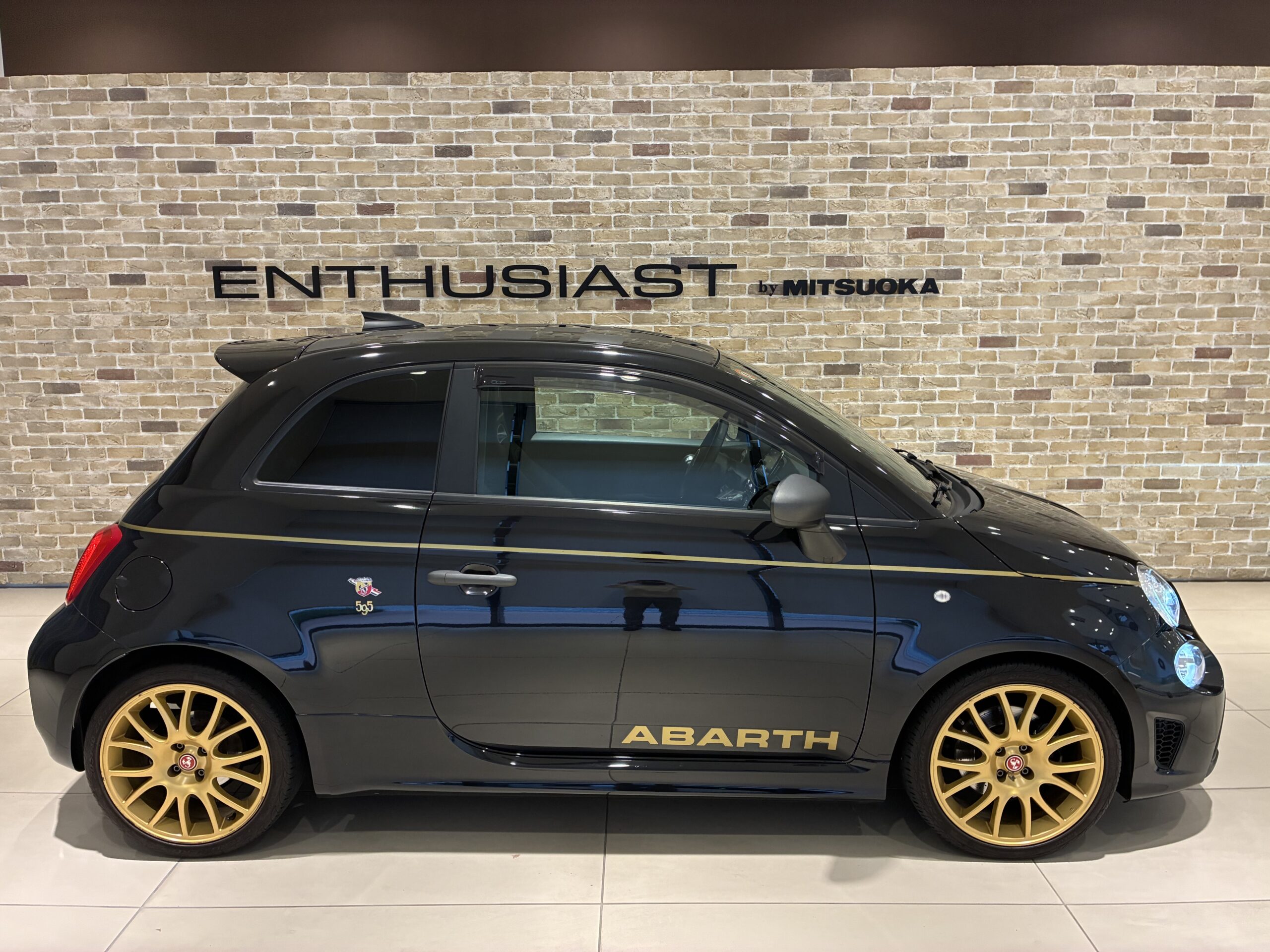 アバルト５９５　スコルピオーネオーロ 左ハンドル レコードモンツァ