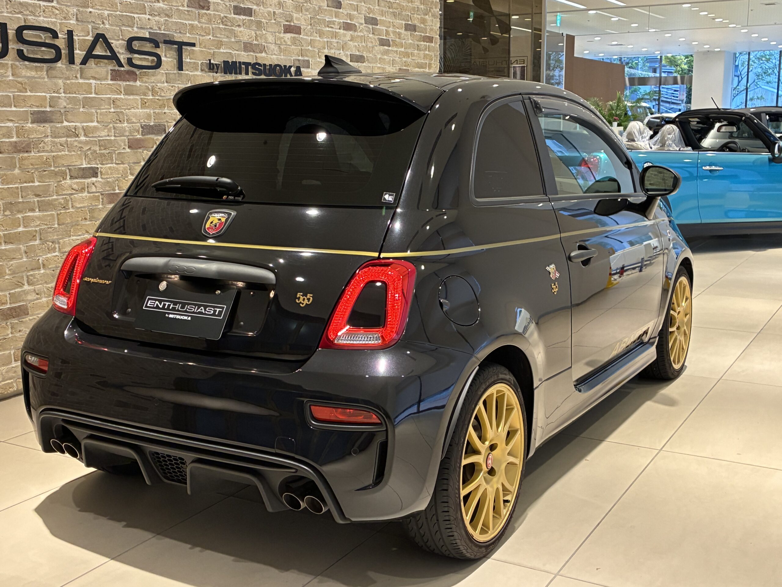 アバルト５９５　スコルピオーネオーロ 左ハンドル レコードモンツァ