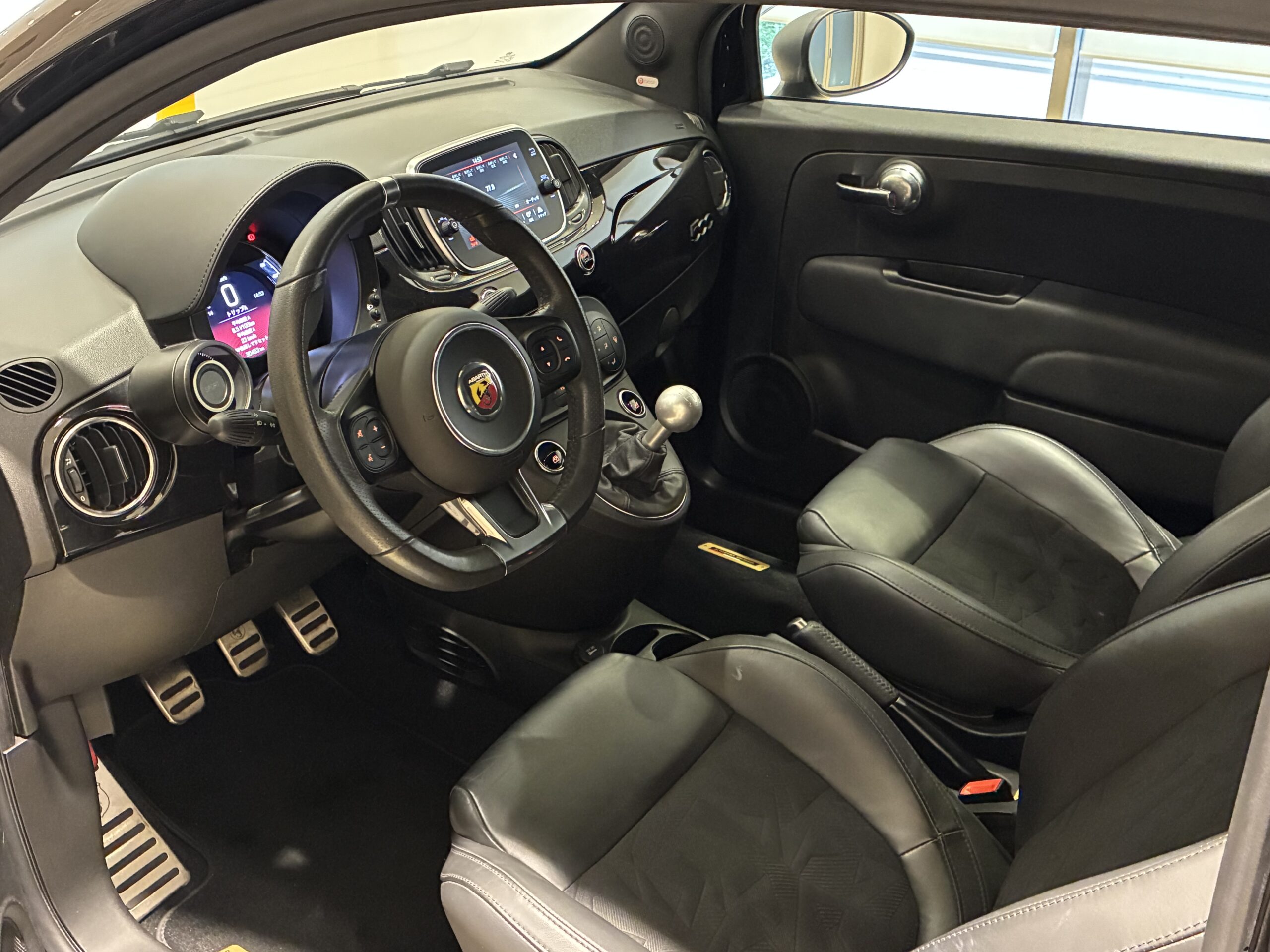 アバルト５９５　スコルピオーネオーロ 左ハンドル レコードモンツァ