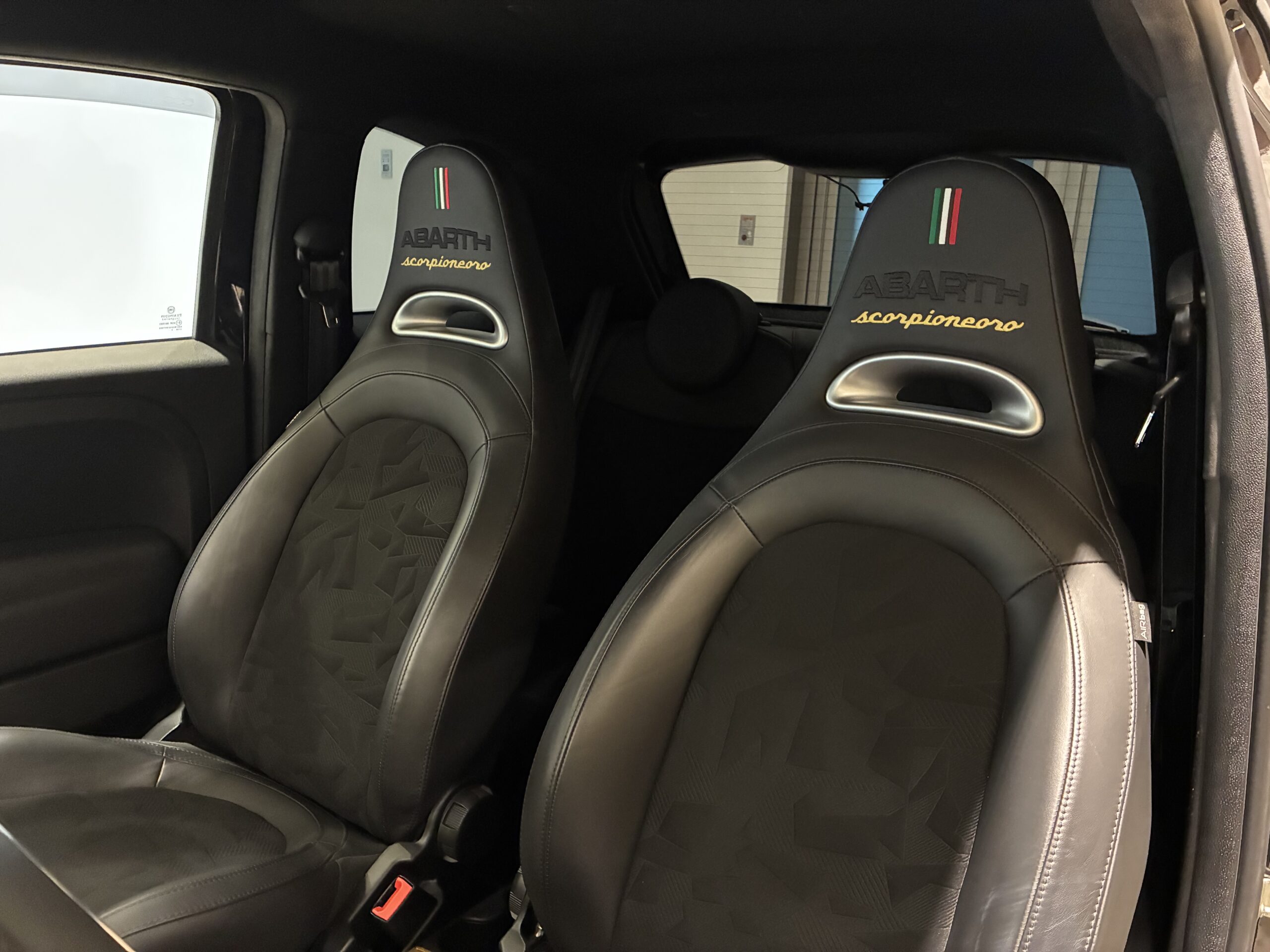 アバルト５９５　スコルピオーネオーロ 左ハンドル レコードモンツァ