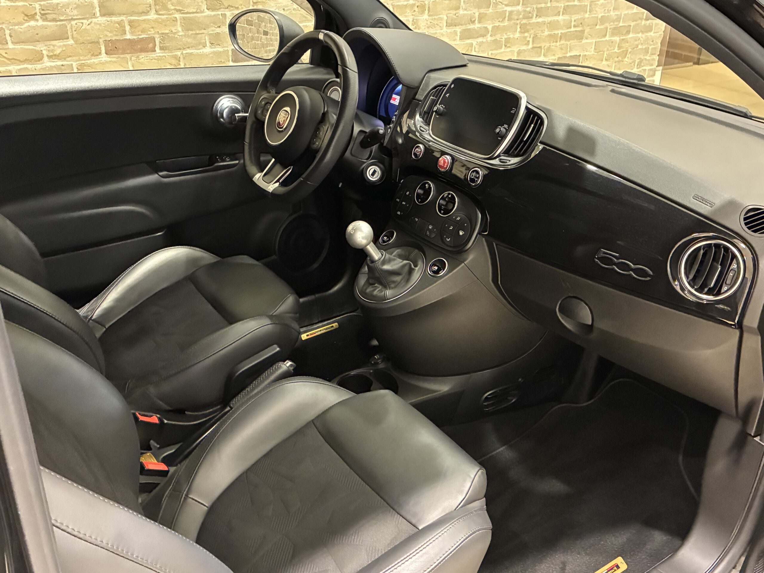 アバルト５９５　スコルピオーネオーロ 左ハンドル レコードモンツァ