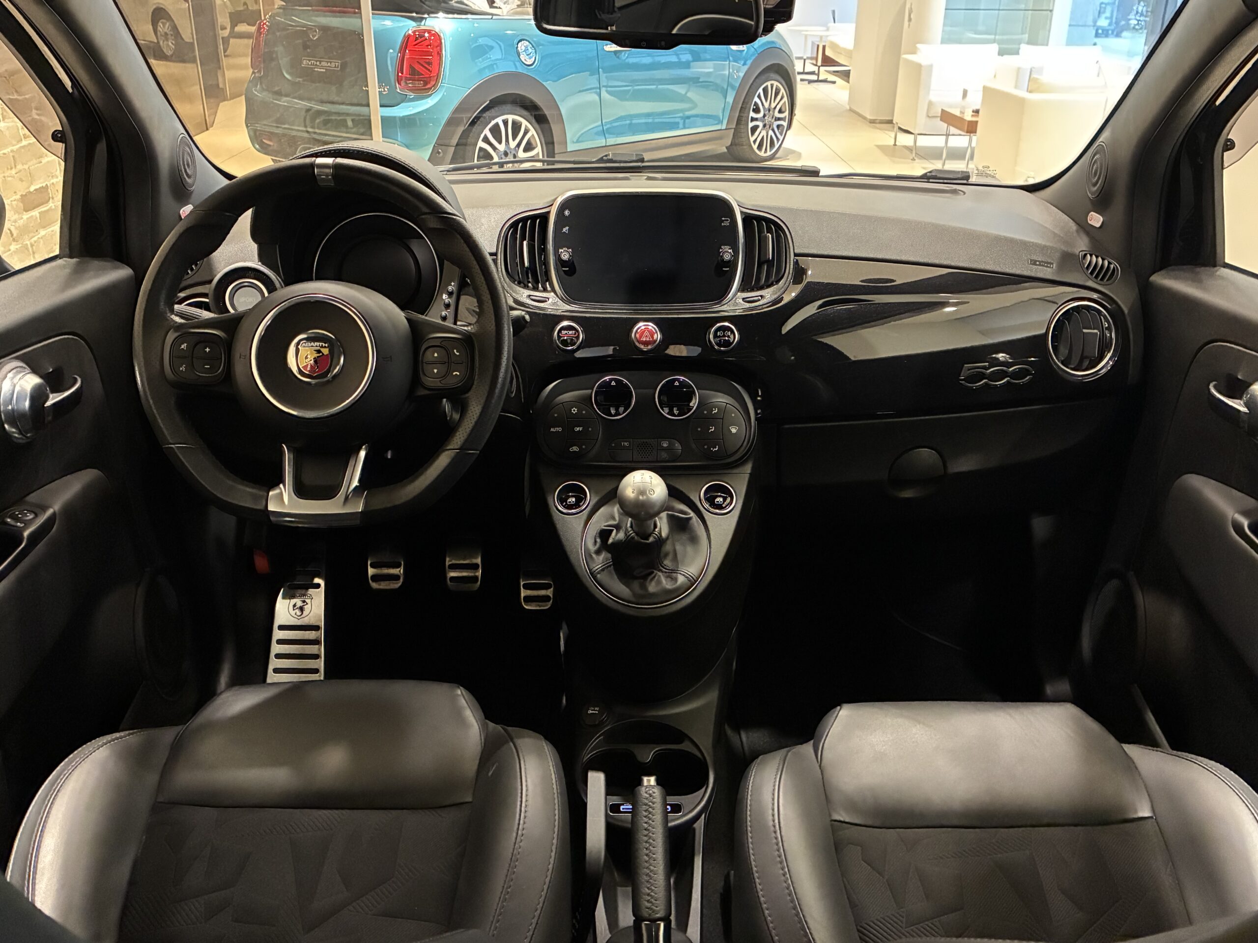 アバルト５９５　スコルピオーネオーロ 左ハンドル レコードモンツァ