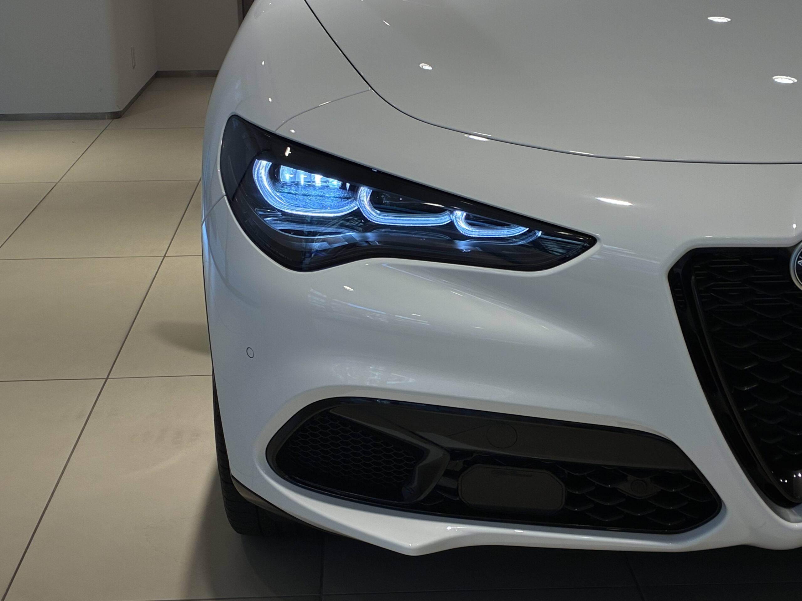 ステルヴィオ２．２ターボD Q4 ヴェローチェ 4WD