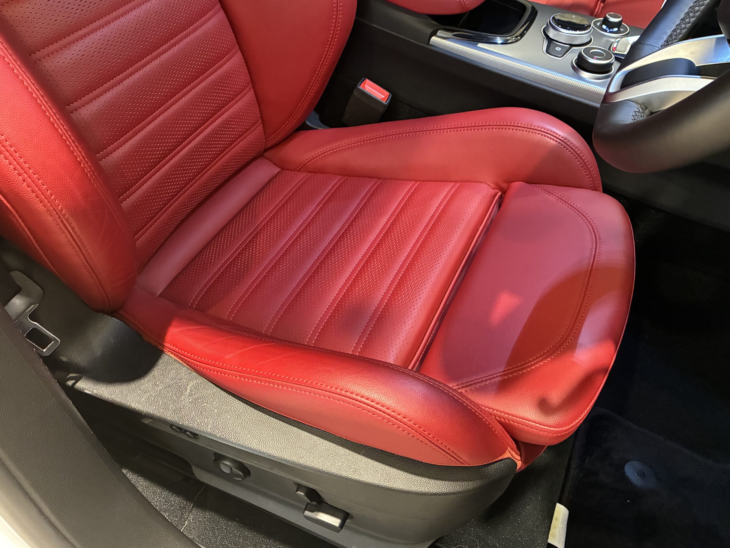 ステルヴィオ２．２ターボD Q4 ヴェローチェ 4WD