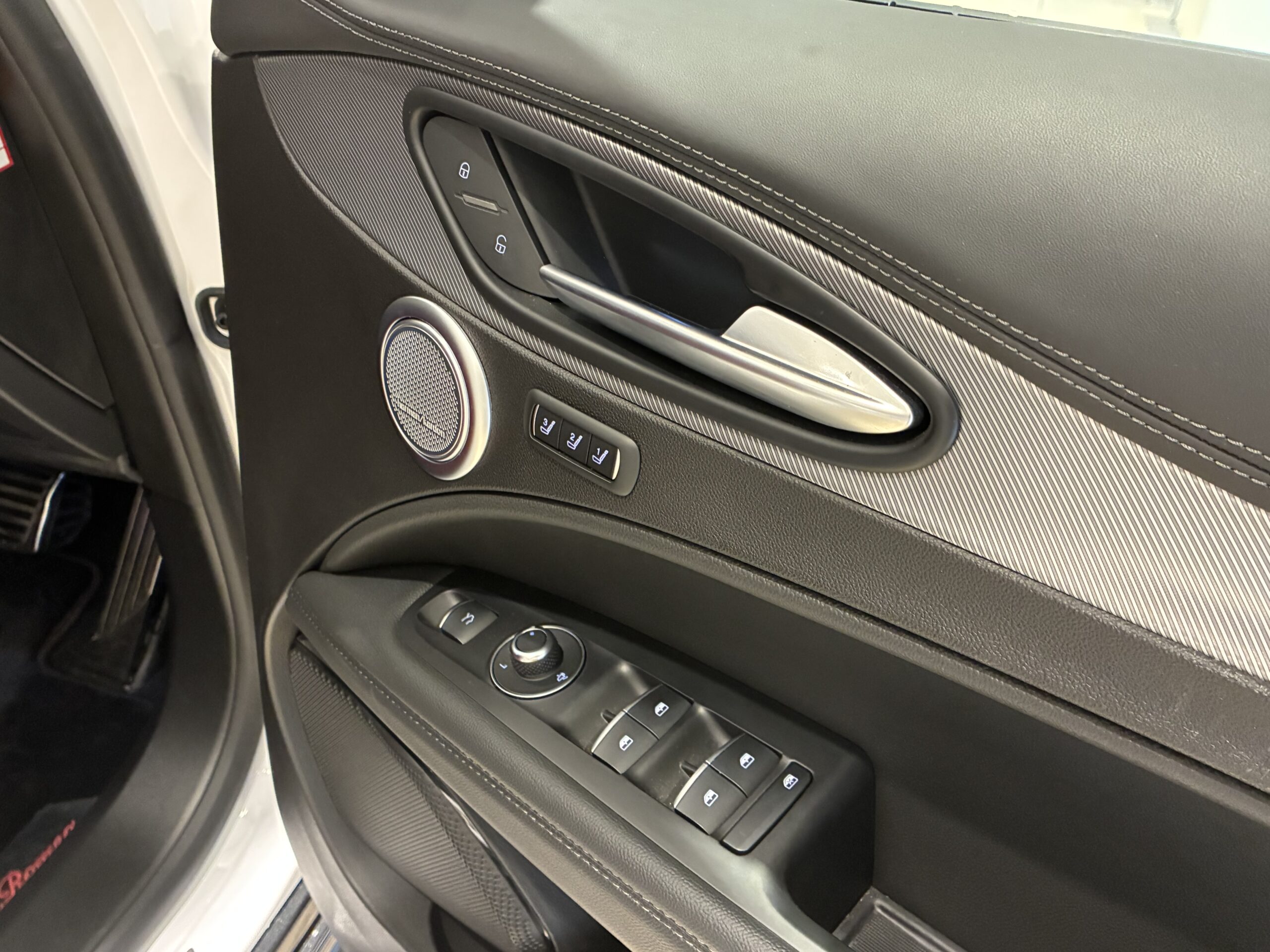 ステルヴィオ２．２ターボD Q4 ヴェローチェ 4WD