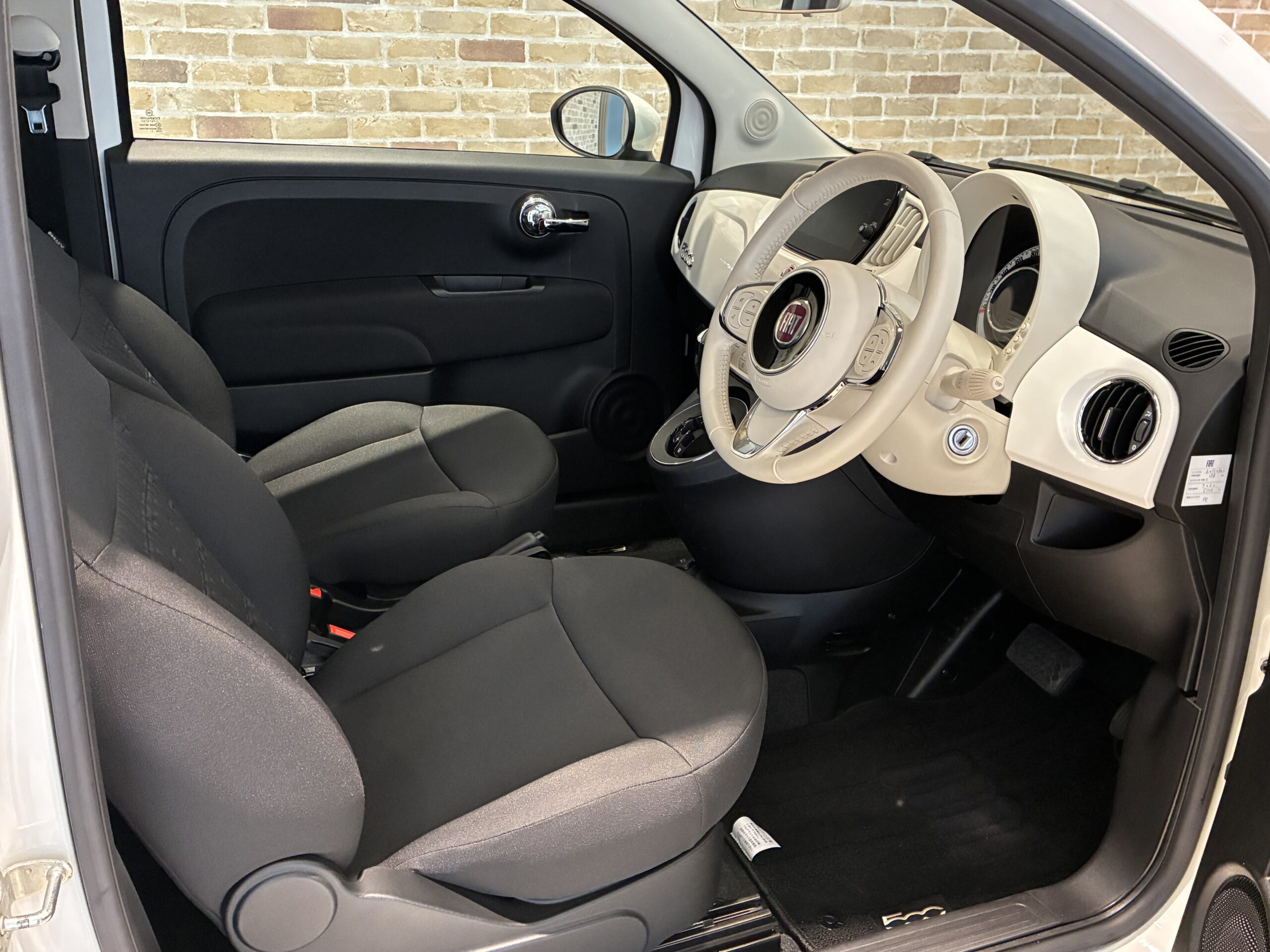 フィアット500C ドルチェヴィータ