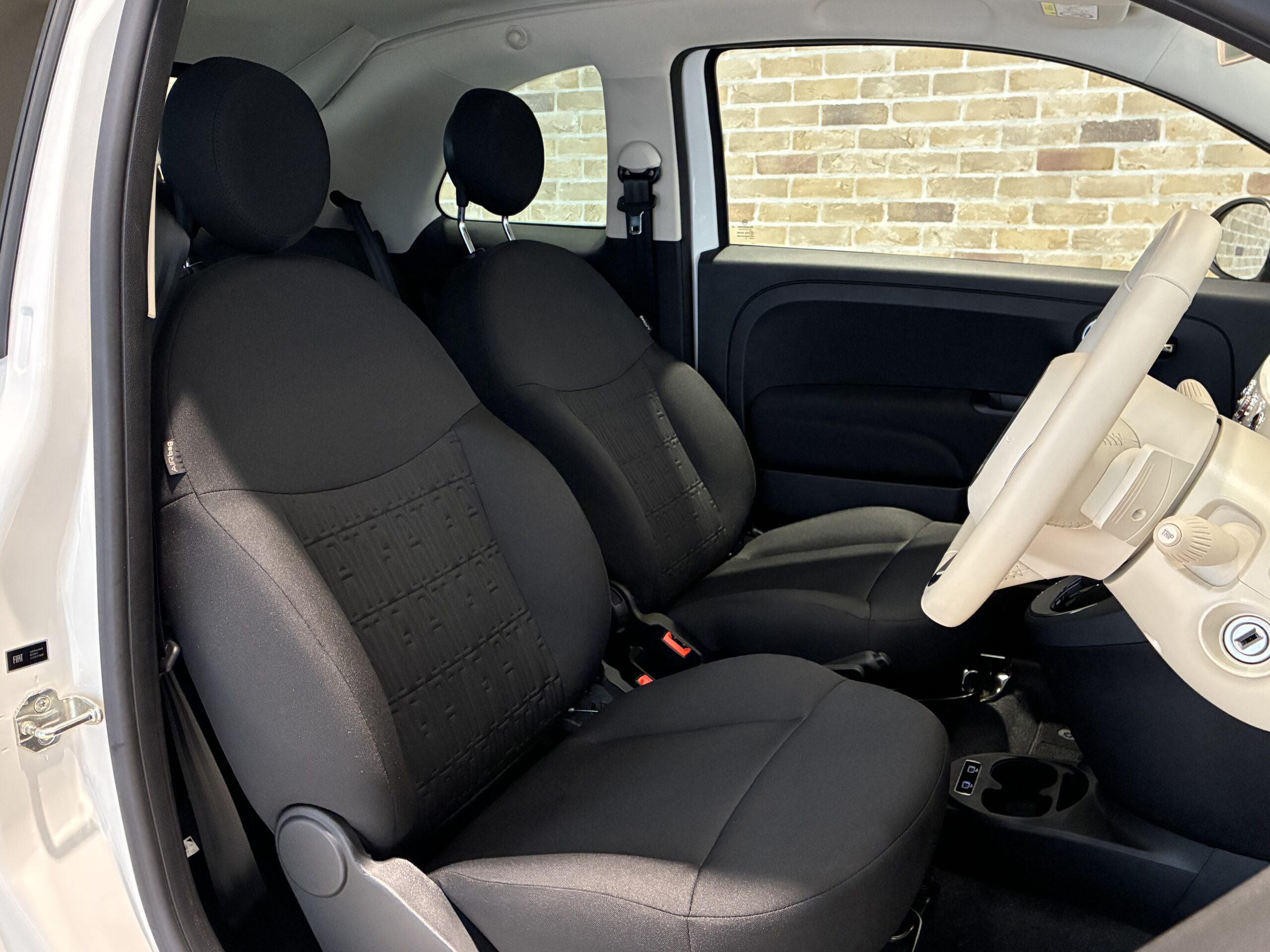 フィアット500C ドルチェヴィータ