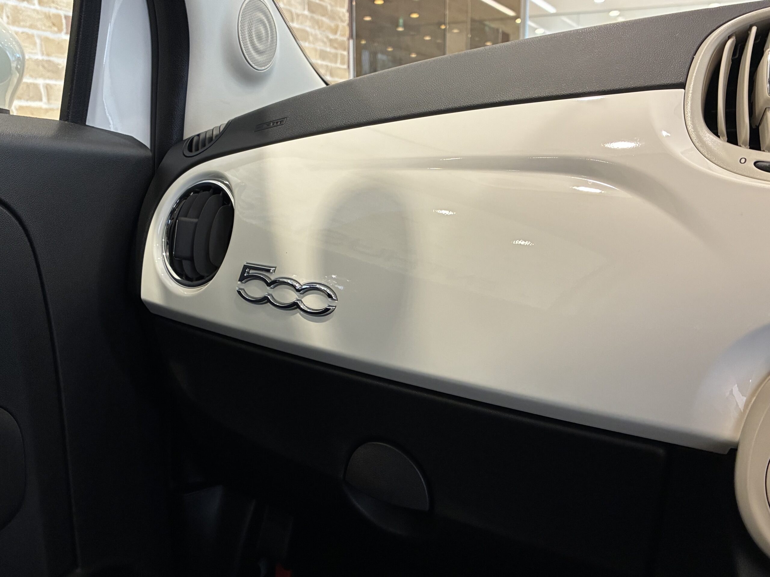 フィアット500C ドルチェヴィータ