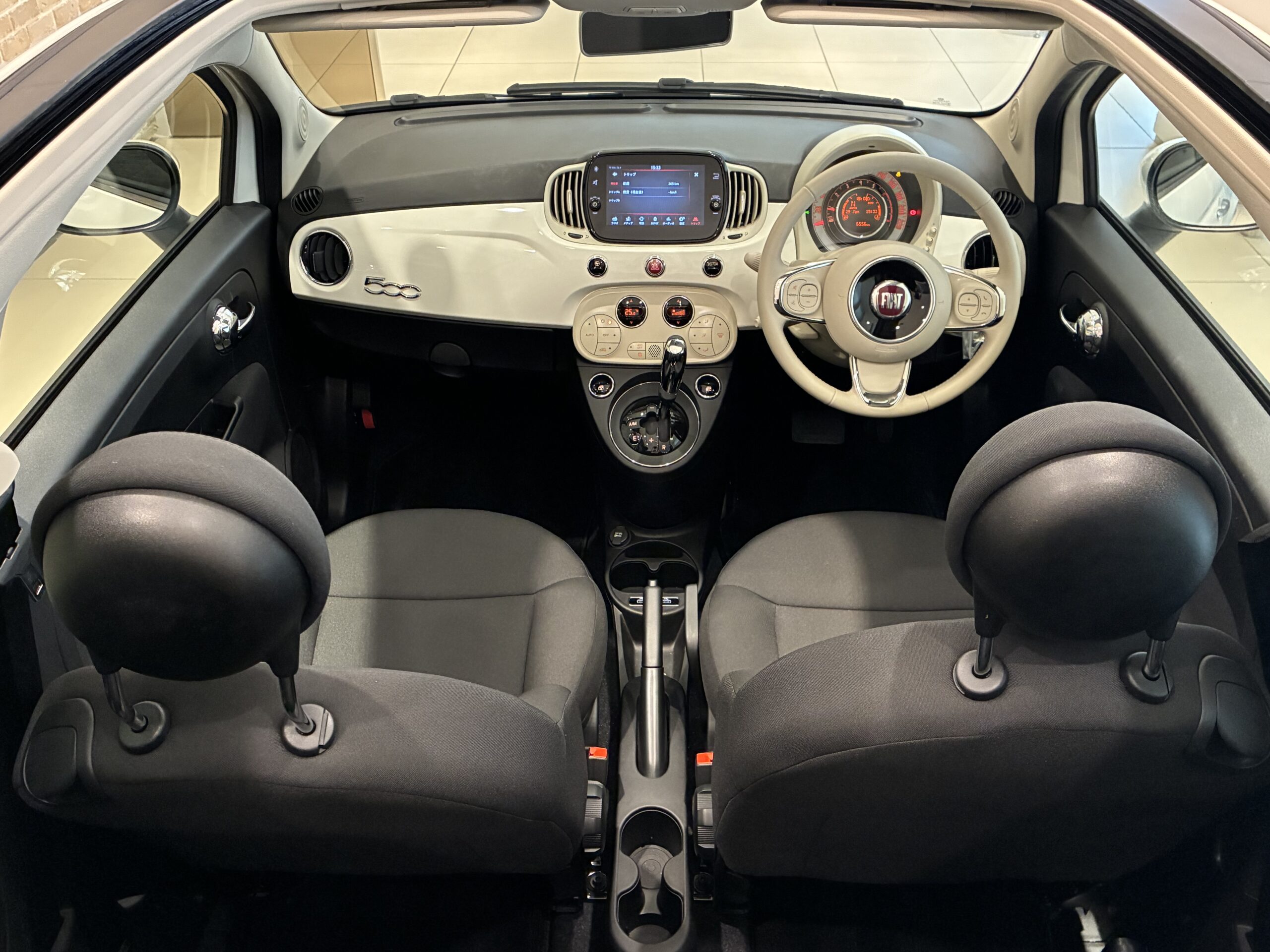 フィアット500C ドルチェヴィータ