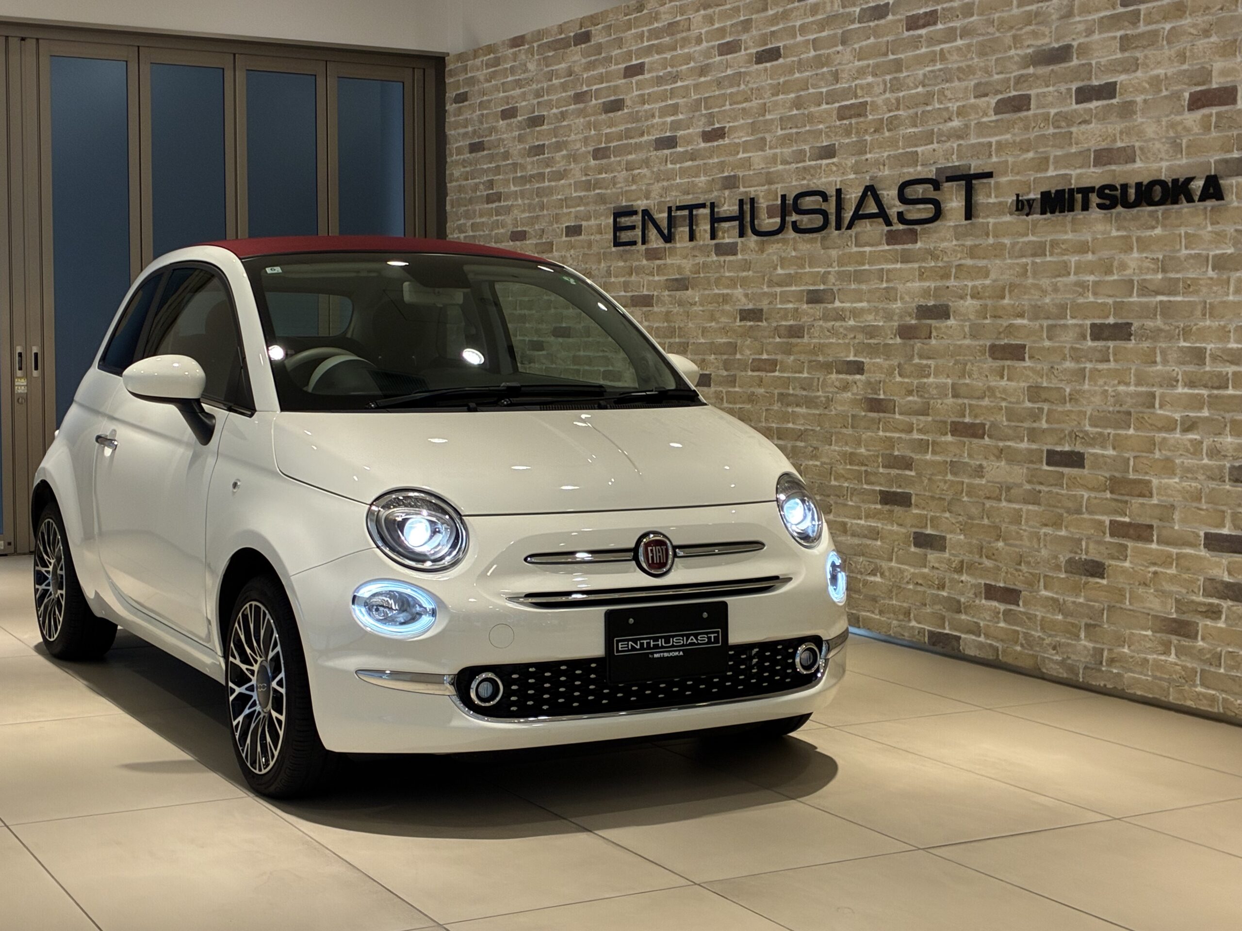 フィアット500C ドルチェヴィータ