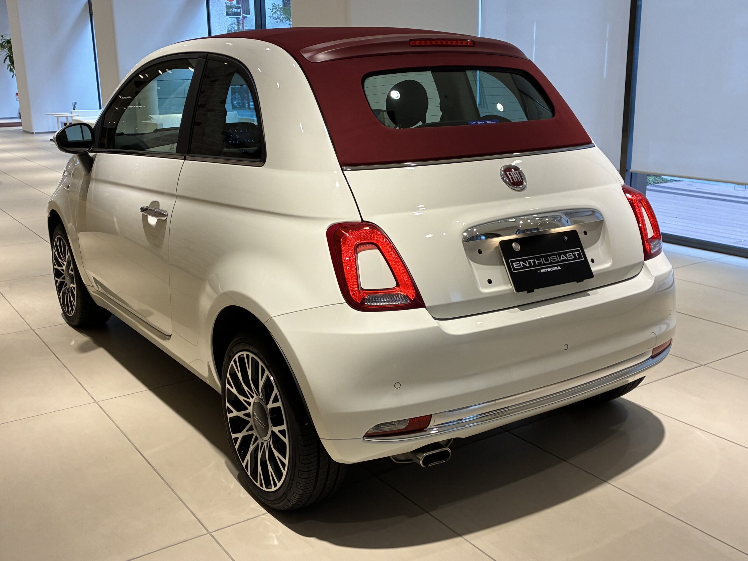 フィアット500C ドルチェヴィータ