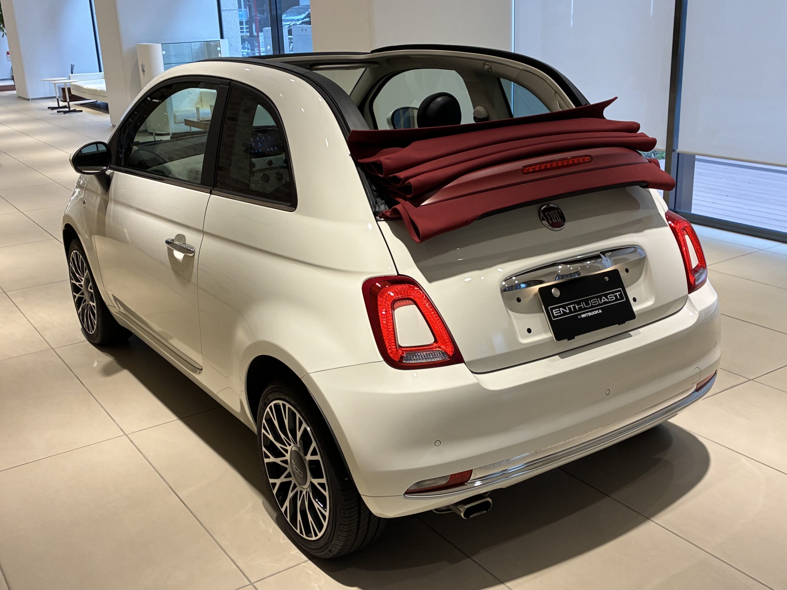 フィアット500C ドルチェヴィータ