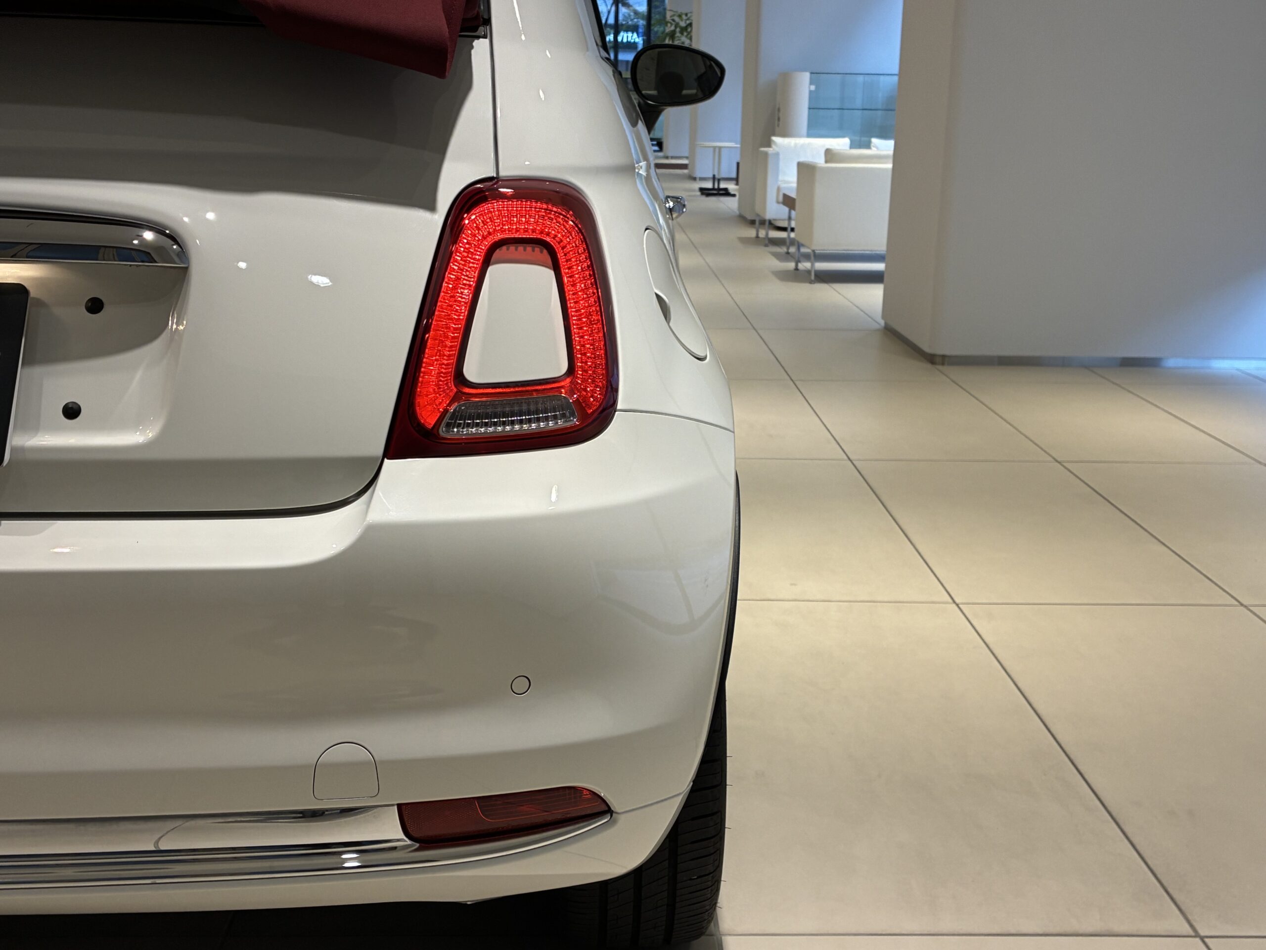 フィアット500C ドルチェヴィータ